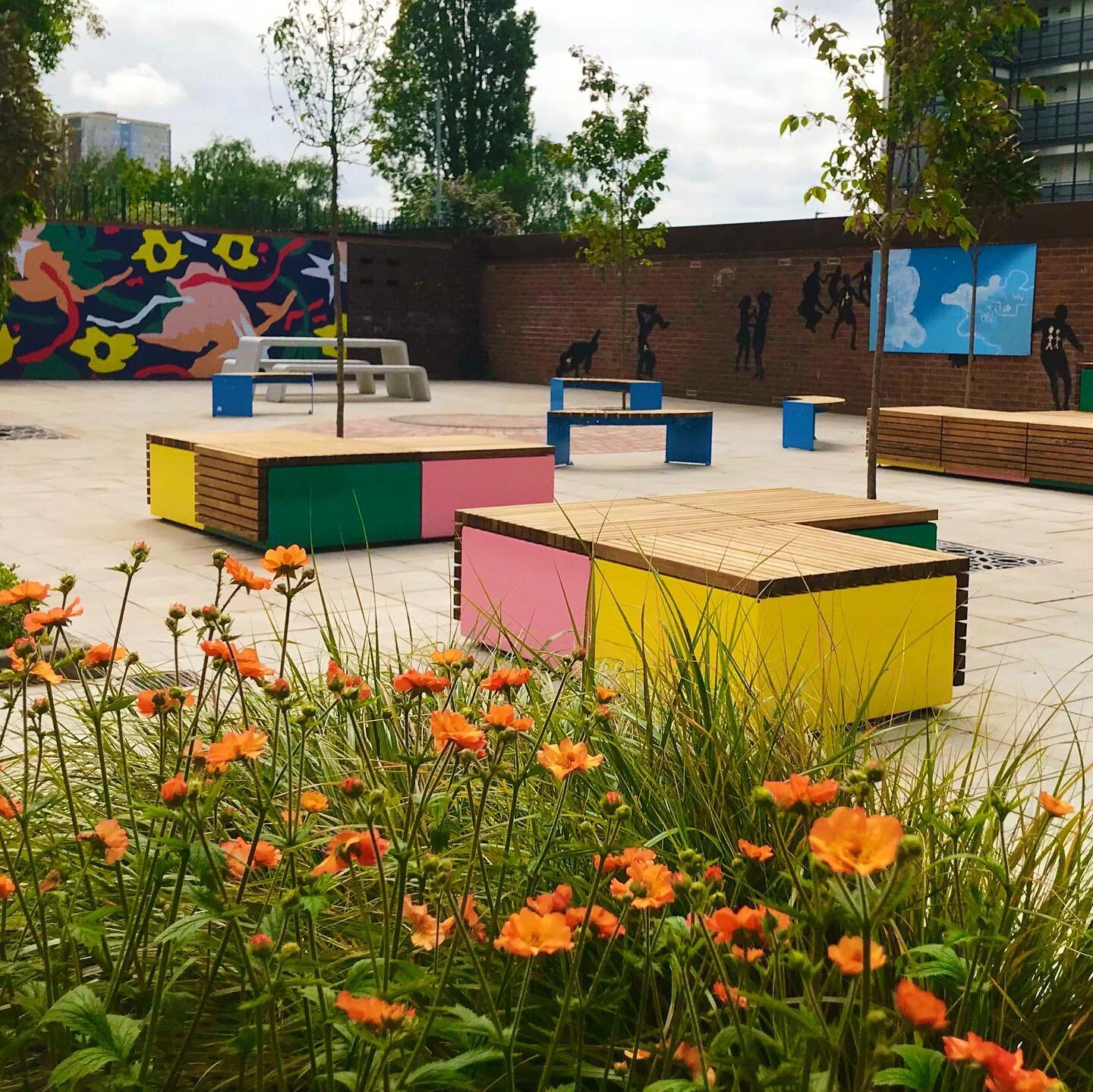 🗓️2 Years ago we began work on a disused playground in Lincoln Green. 

Last year saw the first stage of the Roxby Community Garden transformation with the site being cleared, cleaned and the plant beds prepared for planting. 

The garden redesign, 