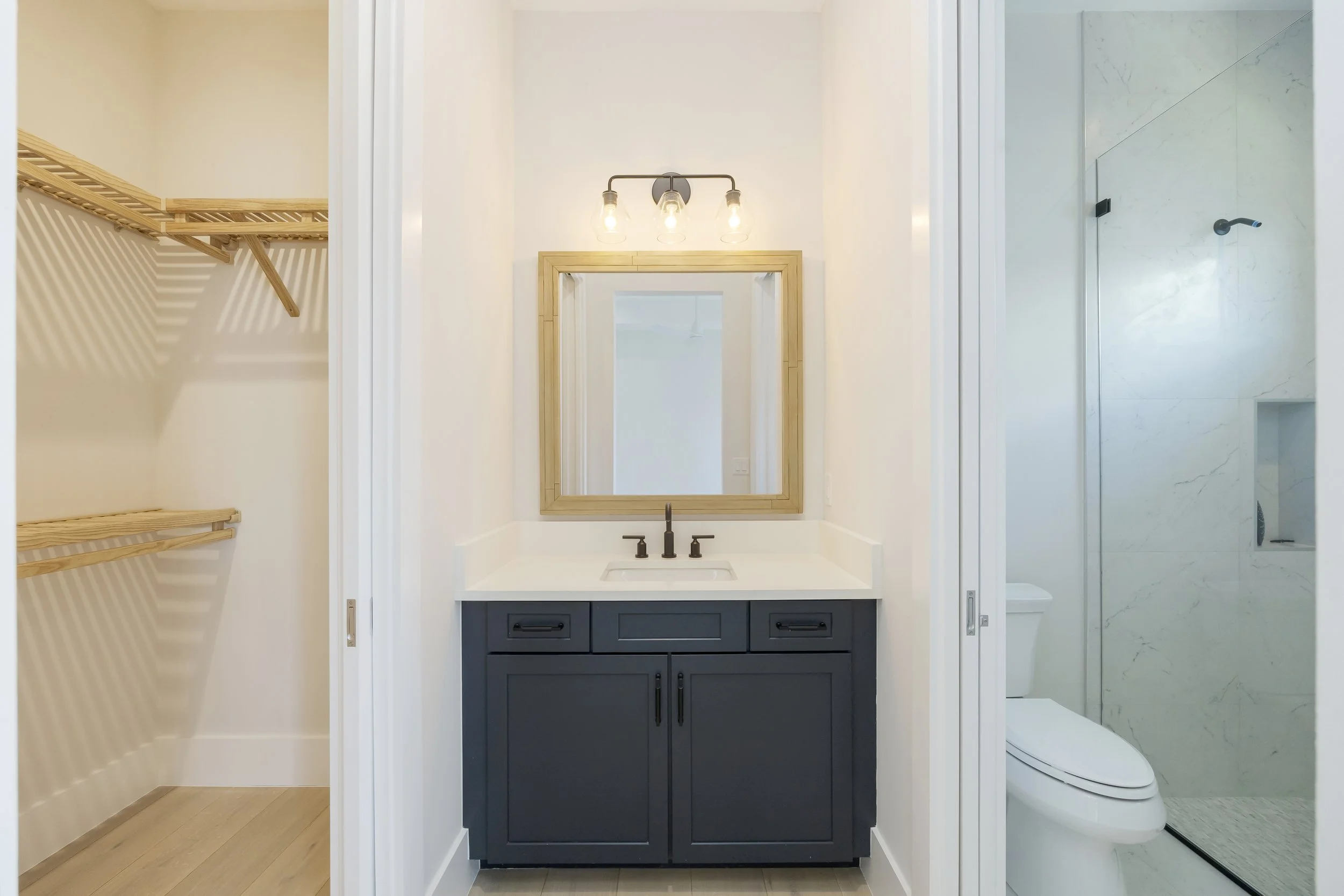 CL Lot 5_Bathroom_Closet_Toilette_26-0223.jpg