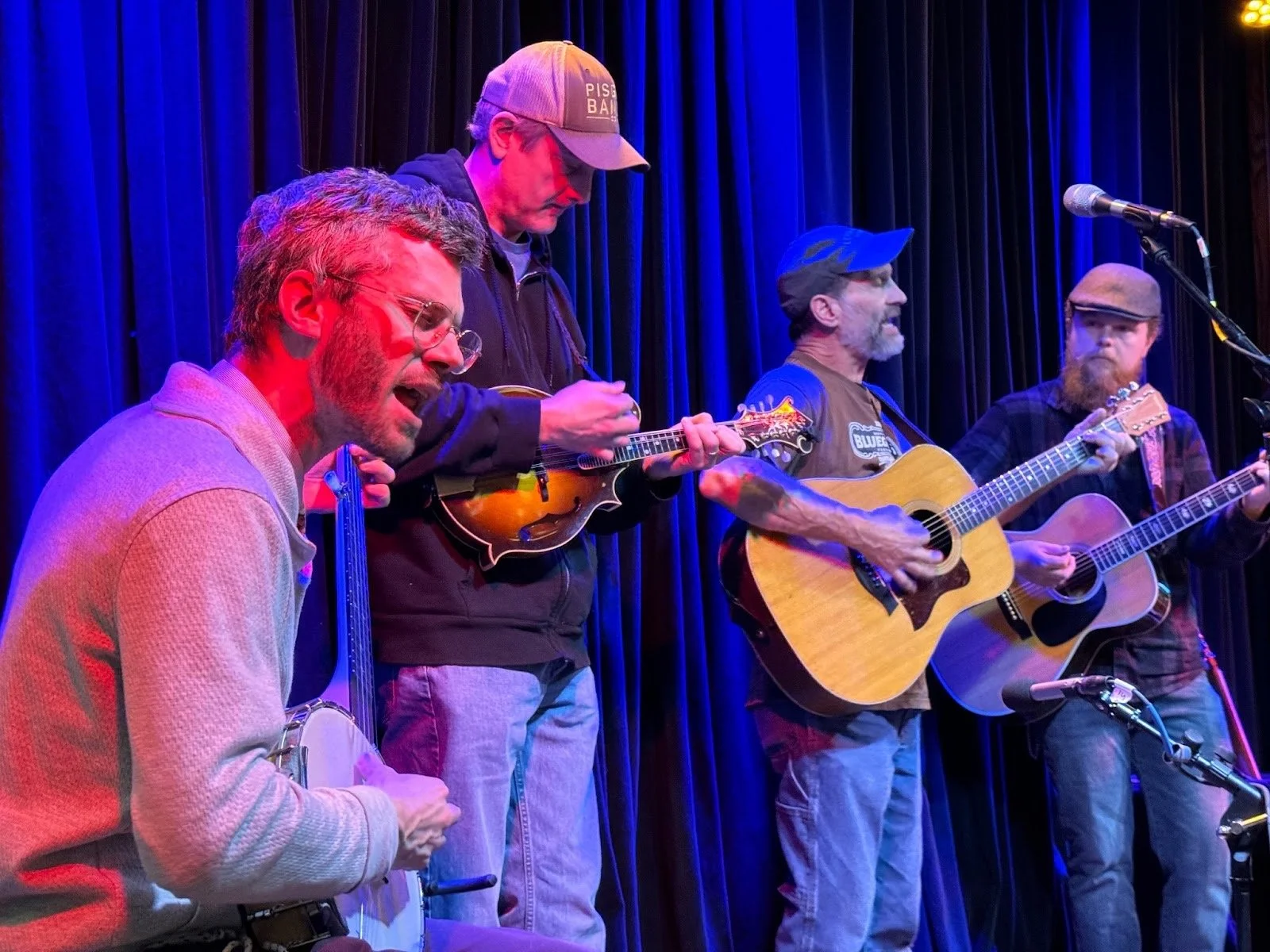 Winter Music Series Brings Open Mic, Folk, and Jazz to Art’s Cafe