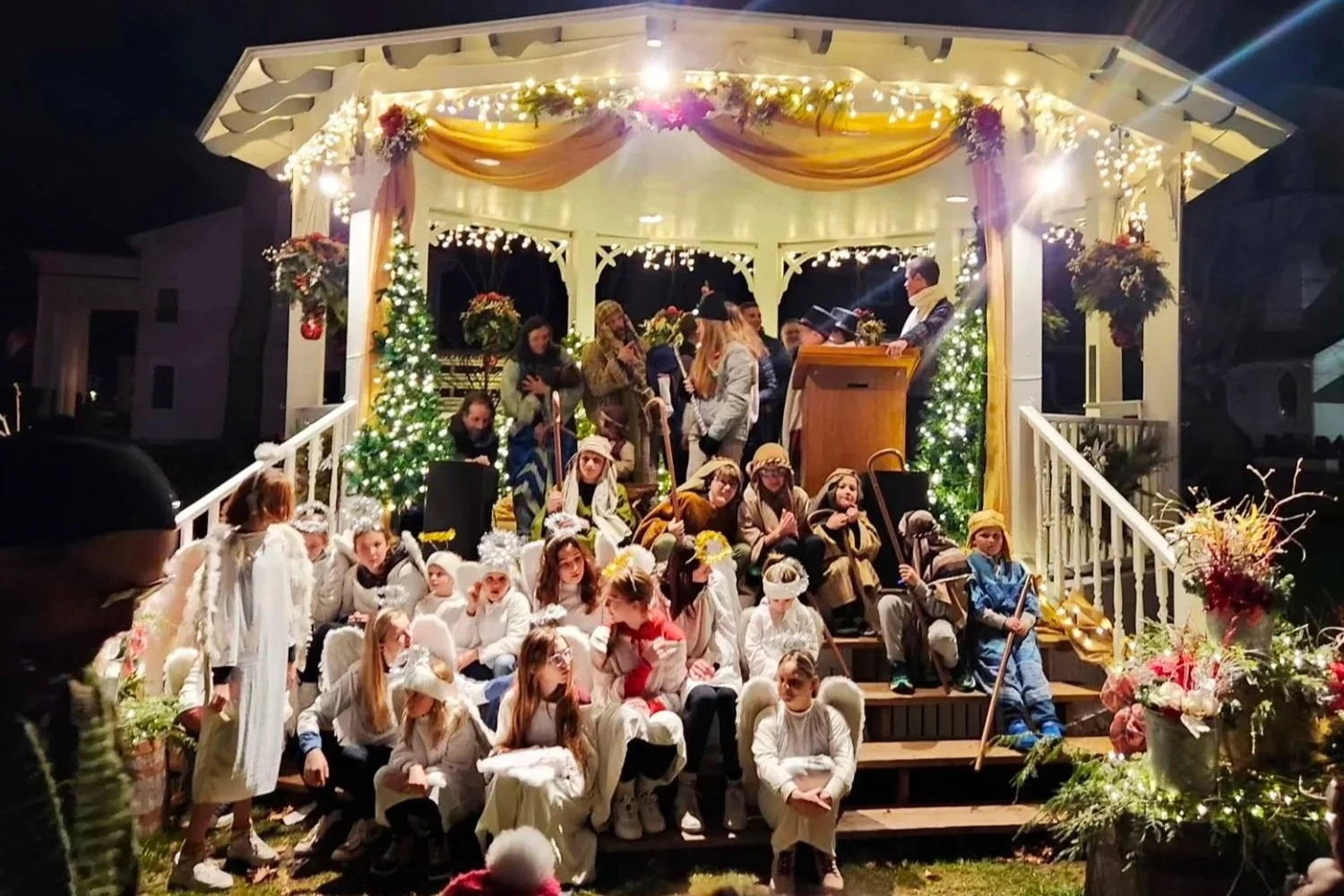 Ellicottville Christmas Stroll Returns December 13 with Parades, Carols &amp; Living Nativity