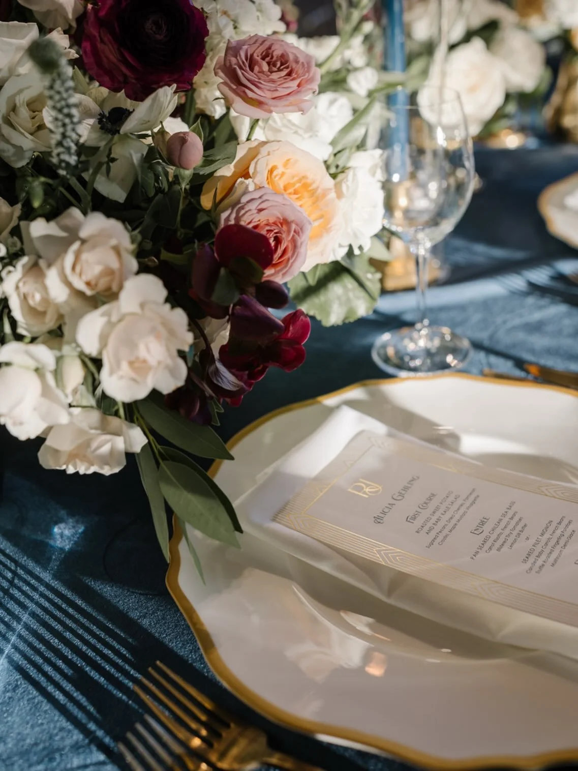 Just loving this cozy Fall palette.  It&rsquo;s the blue taper for me 💙💙

Planning &amp; Design: @erindaviesconsultancy 
Photography: @janellecarmelaphotography 
Venue: Pine Brook Country Club
Floral: @tableandtulip 
Rentals: @peakeventservices @re