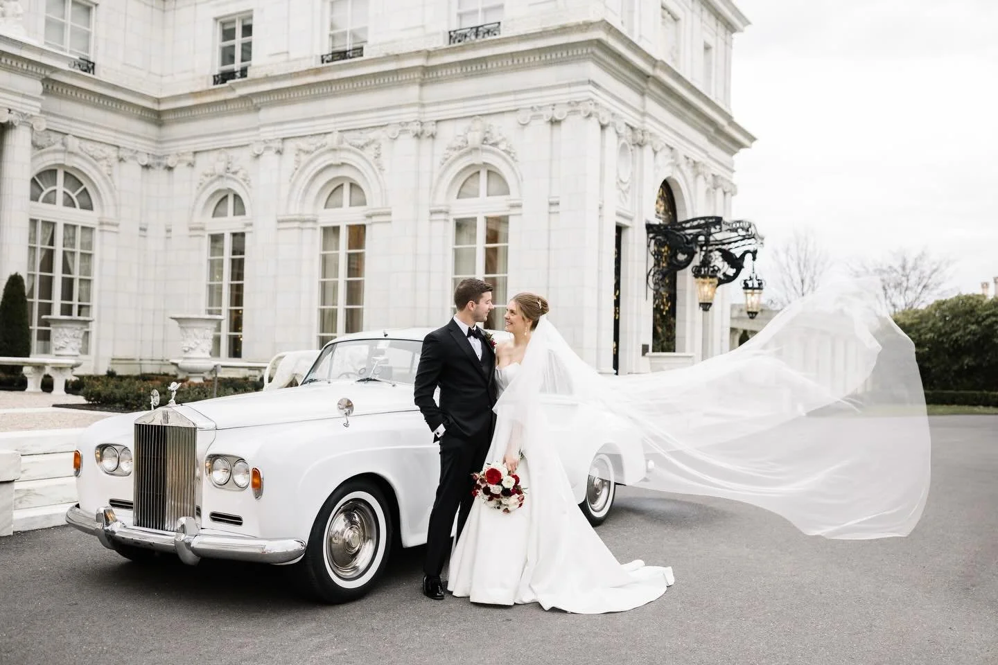 Rosecliff, you have my heart.  Happy 1 week to Brooke &amp; Myles!

Planning: @erindaviesconsultancy 
Photography: @janellecarmelaphotography 
Venue: Rosecliff Mansion @newport.mansions @newporthistory 
Catering: @morinscatering 
Hair: @hair_bynmg 
M