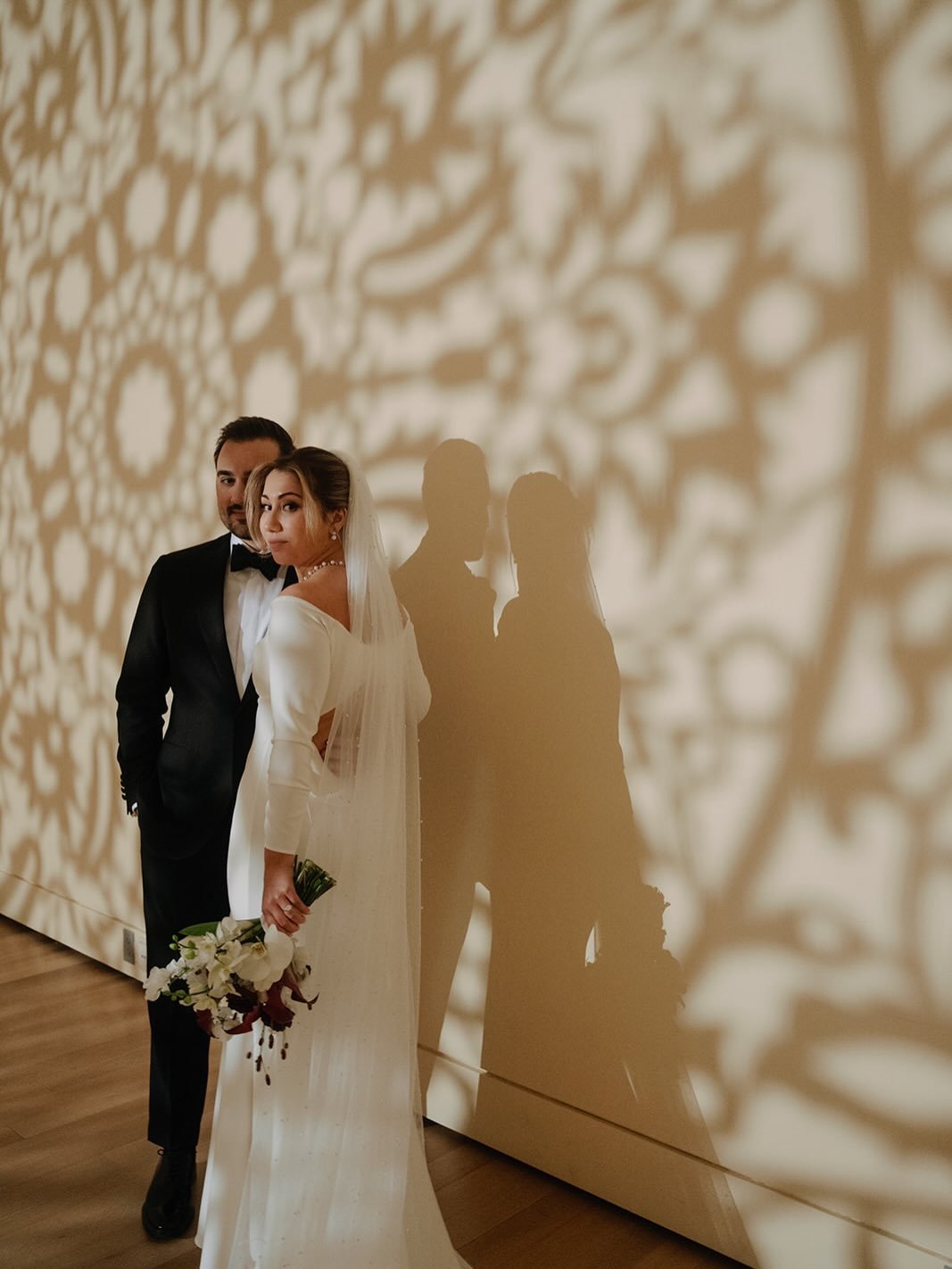 A moment for the back of this dress&hellip;.Emily, you smoke show 💕💕💕

@erindaviesconsultancy 
@nikkibassette 
@boston.makeup.artist 
@racheljackbeauty 
@peabodyessex 
@gourmetcaterersboston 
@designlightco 
@floristika_studio 
@the_grv_band 
@bos