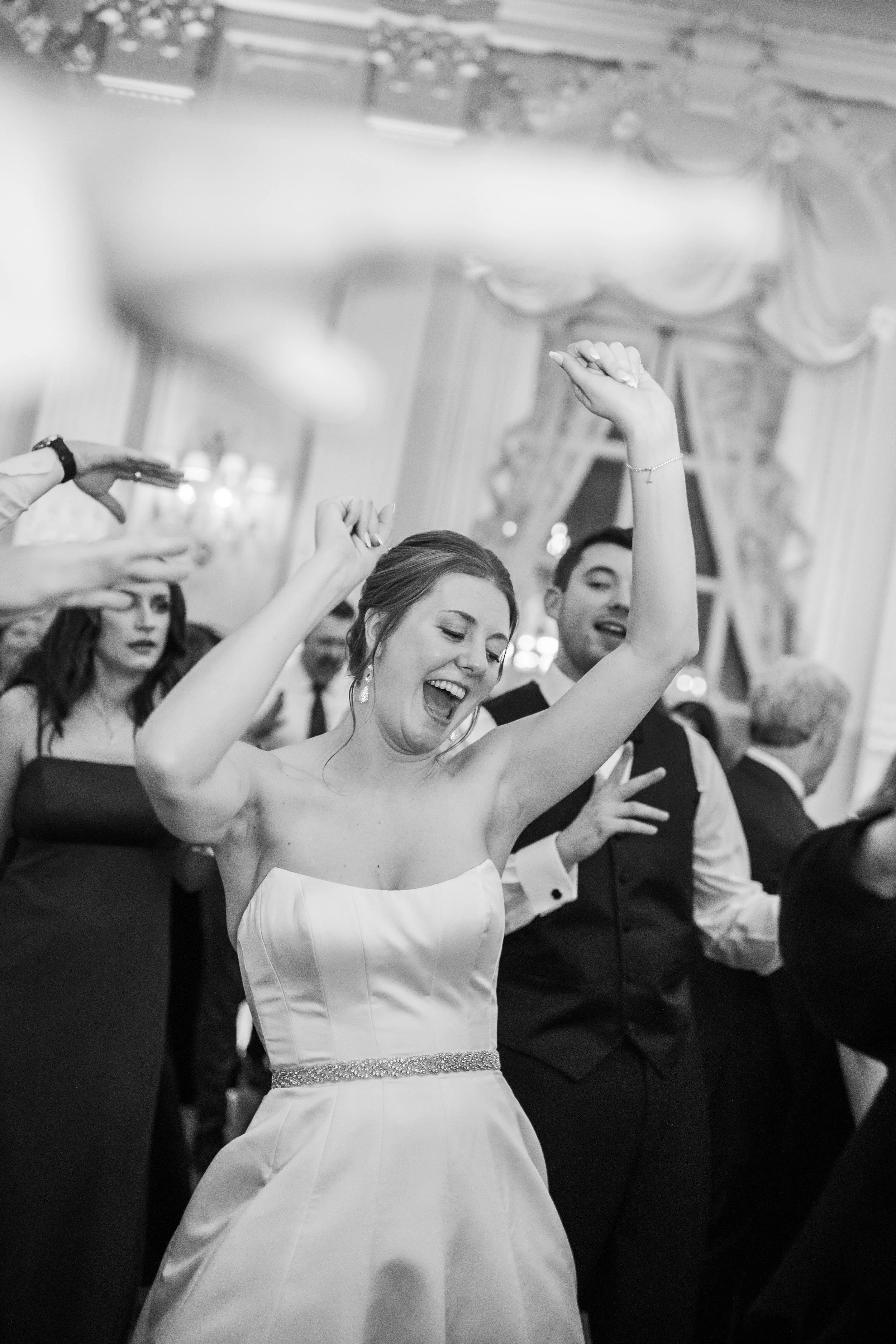 Rosecliff_Mansion_Newport_Wedding_Dancing.jpg