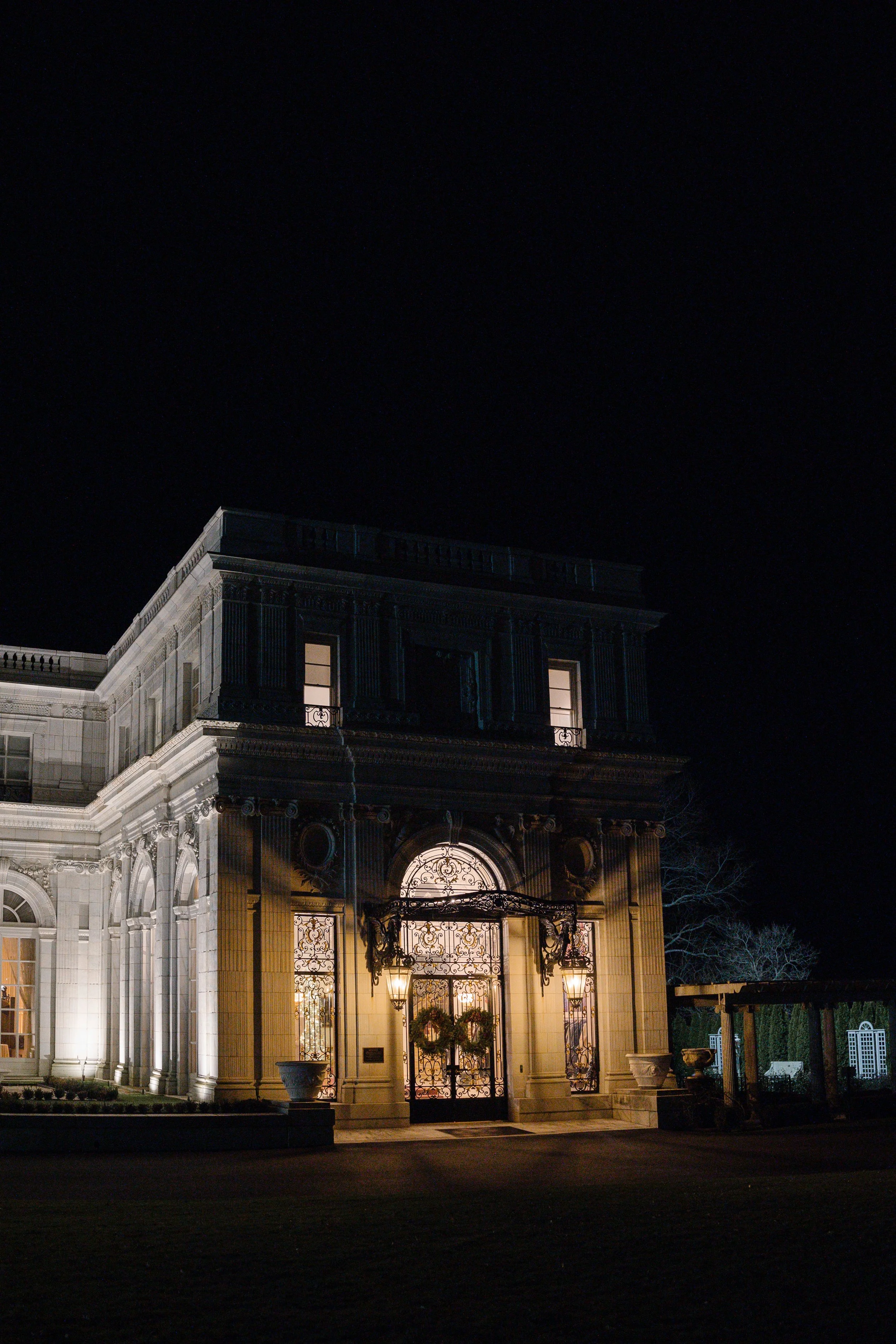 Rosecliff_Newport_Winter_Wedding.jpg