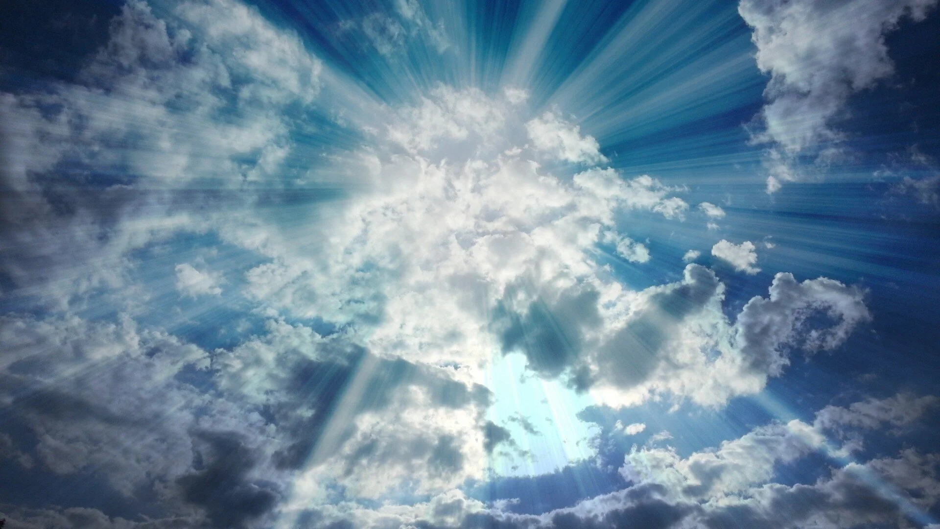heavenly-rays-wallpapers-61581-7323279.jpg