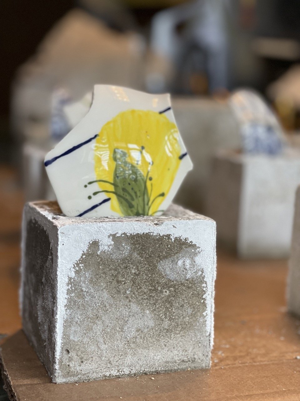 ‘Set in stone 04’
Glazed stoneware ceramic and concrete’
17x10x10 cm
2022
Private collection