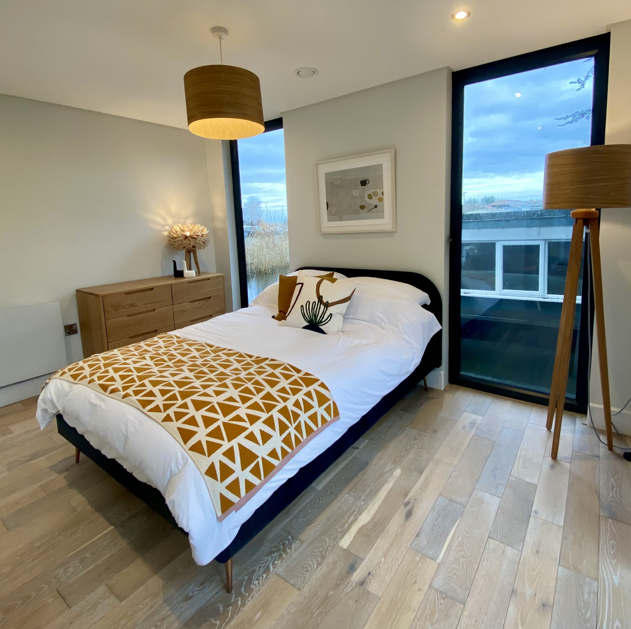 Berth 1 - Interior Image - 4.jpg