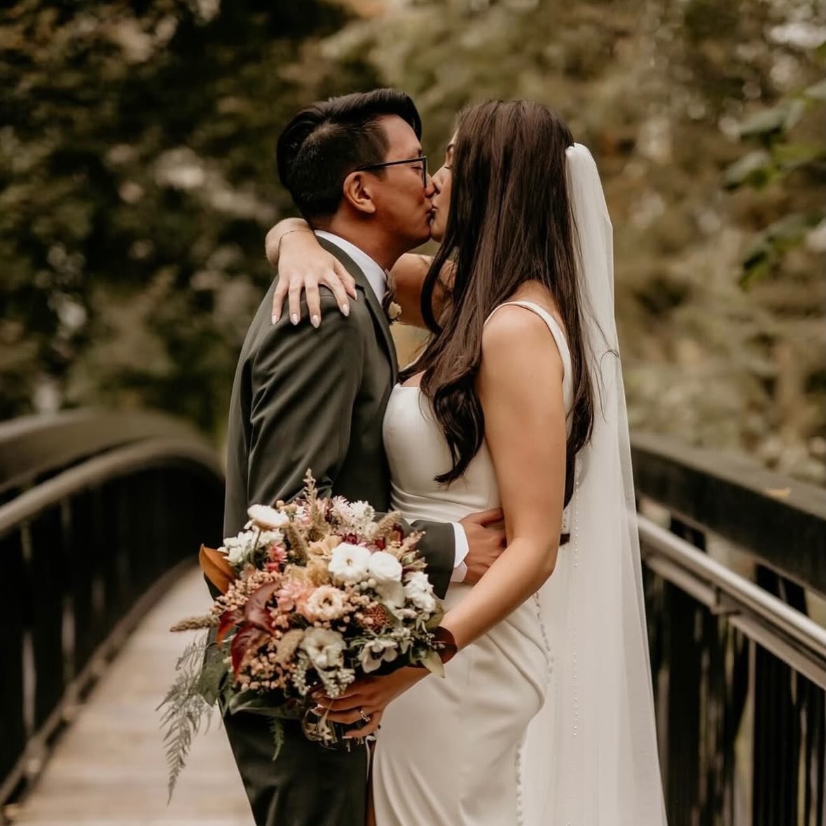 The most stunning bride 🫶🏻✨

Jessica was spray tanned using our express mist to create a customized natural glow for her big day!

🔗 Book now through link in bio 
📍Ancaster ON