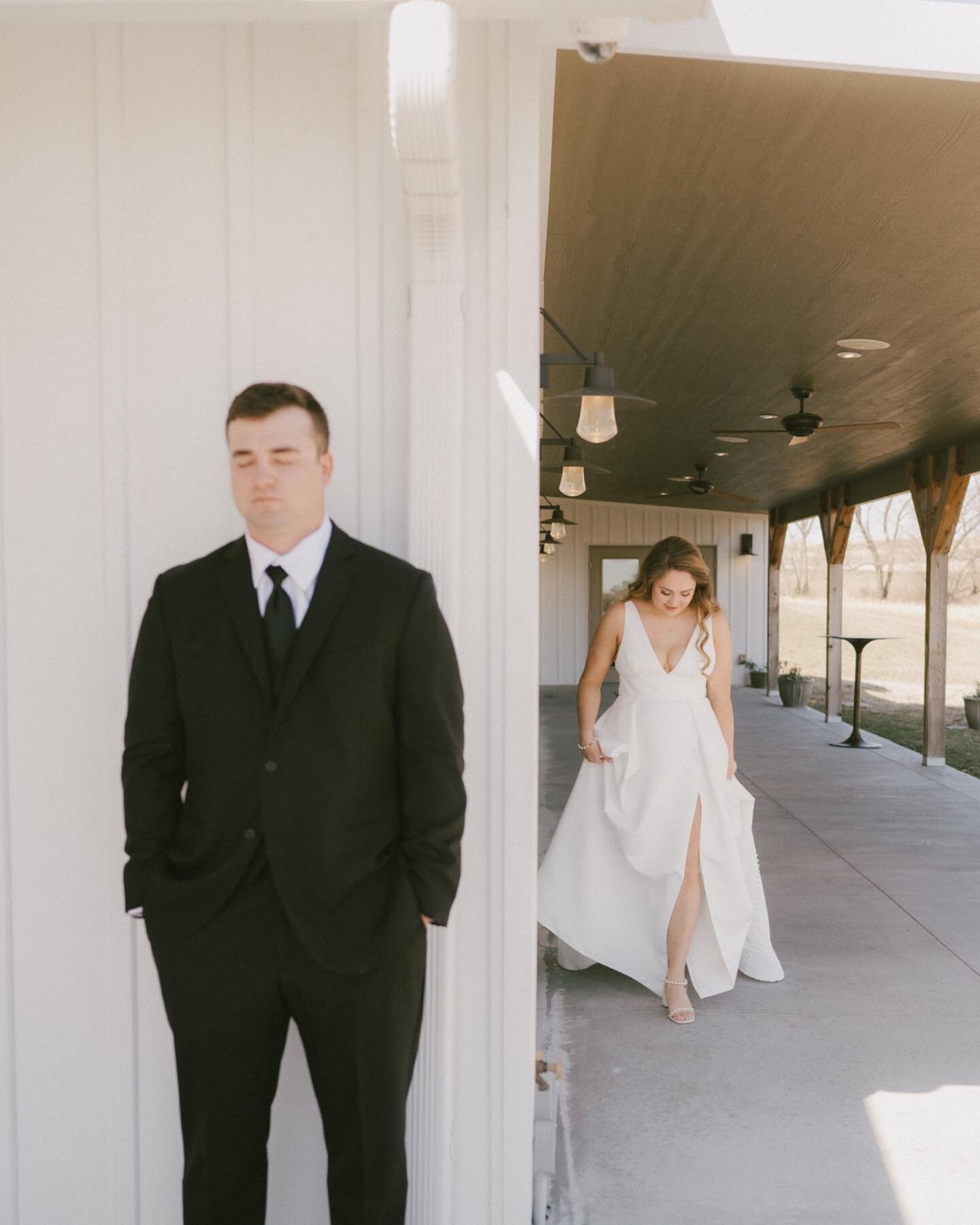 My favorite moments from this wintry wedding day ✨🤍
.
.
.
.
#weddingphotography #nebraskawedding #nebraskaweddingphotographer #nebraskaweddingday #lover #bestdayever ss for the amazing @annabracephotography