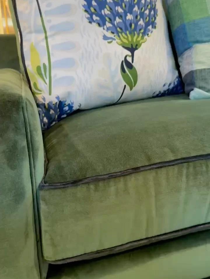 swipe for before pictures 💙 Fresh paint, new pieces, and a whole new feel ✨ Loving how this living room is coming together &mdash; more to come from the kitchen &amp; entertainment area soon!

#motherdaughterdesign 
#lexingtonkyhomes 
#cherieinterio