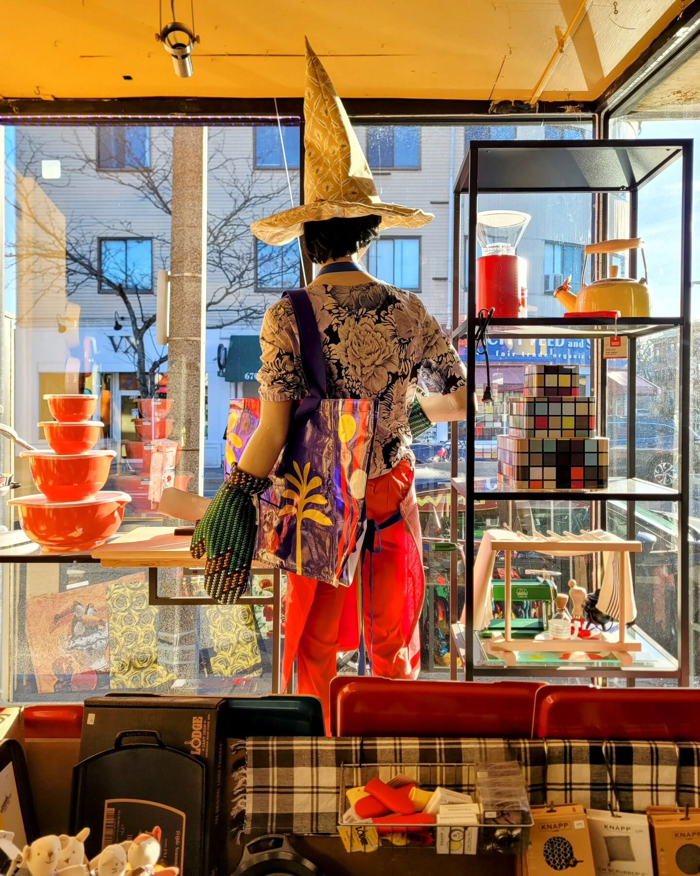 Last minute shopping officially begins today, but don't you fret, you don't have to pick through the dregs, we've got shelves stocked and stacked with amazing gifts and so much more. 

Kitchenwitch is open today 10-6 and tomorrow, xmas eve, 10-4. But