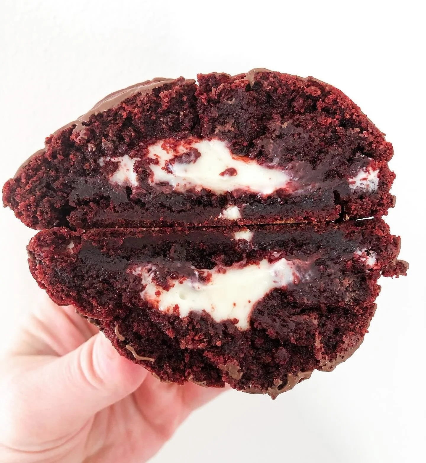 💕Love is in the air and our February orders open this weekend! 💕

This Sunday at 8pm, you can place your order for the best Valentine&rsquo;s present ever (MUCH yummier than flowers)! In February&rsquo;s lineup, we will have this Red Velvet Cheesec