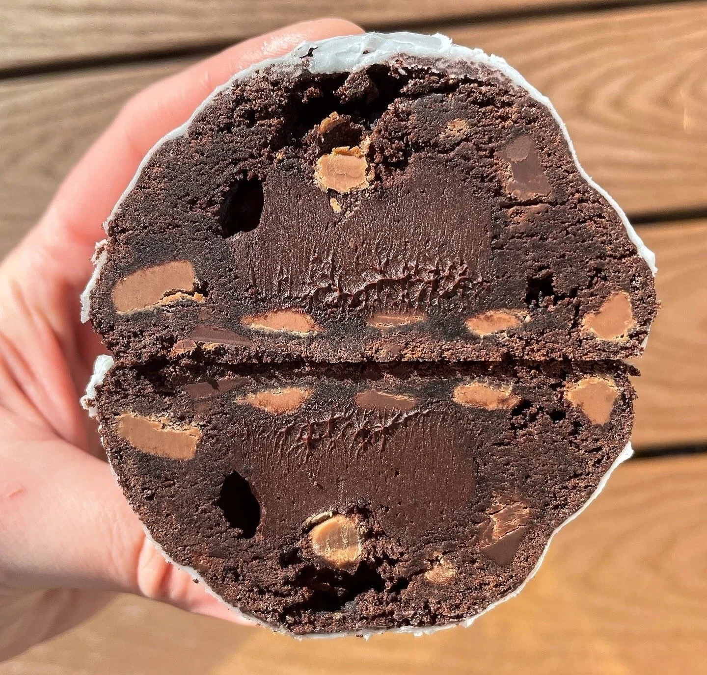 March orders open this SUNDAY at 8pm!! 🎉

One of our delicious flavors for March is this chocolate stout cookie that is stuffed with an Irish cream chocolate ganache and topped with an Irish cream glaze ☘️🍺🍪 It might look big, but this is a cookie