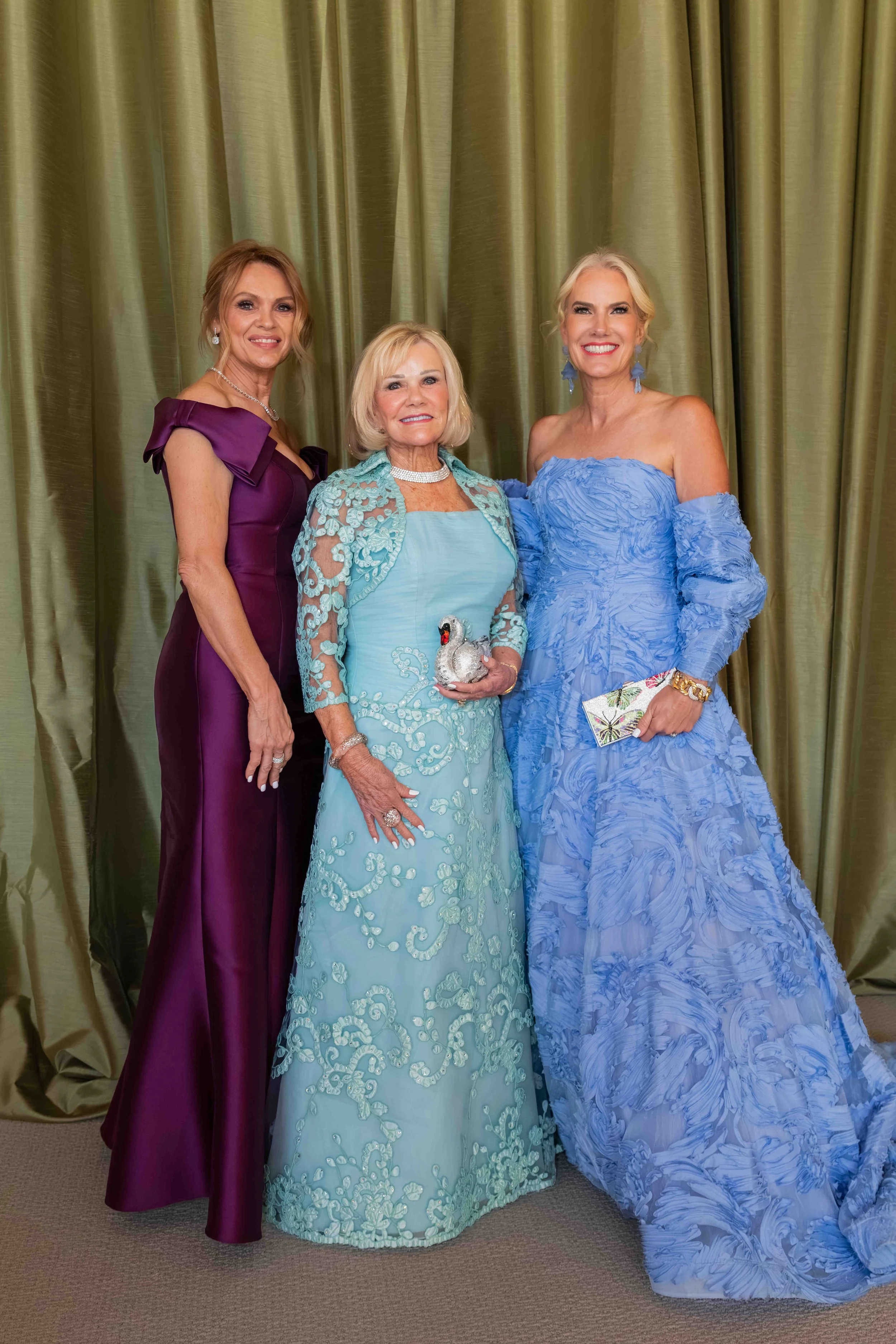 Julie Ervin, Linda Ervin, Suzanne Smothers.JPG