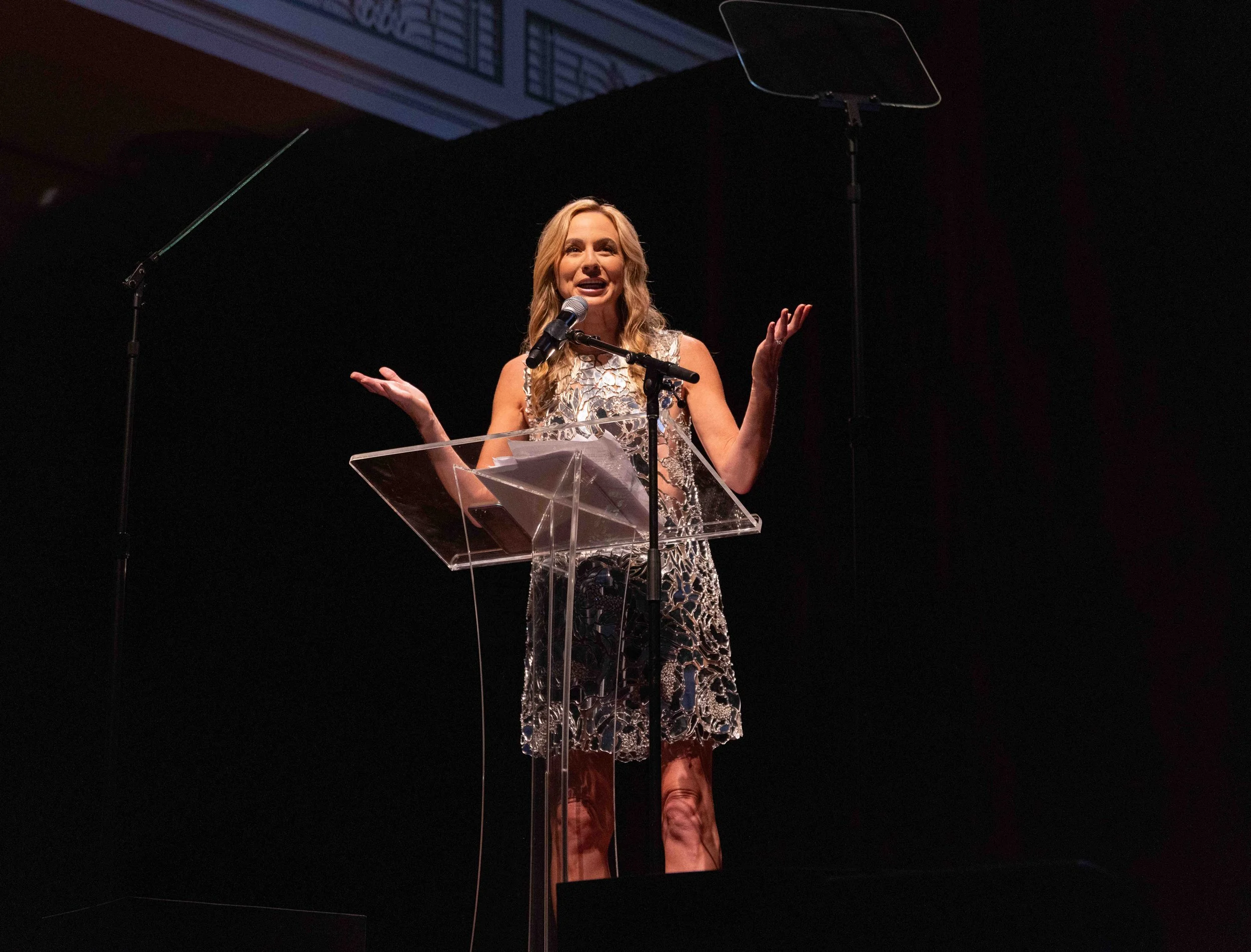Emcee Danielle Breezy.JPG