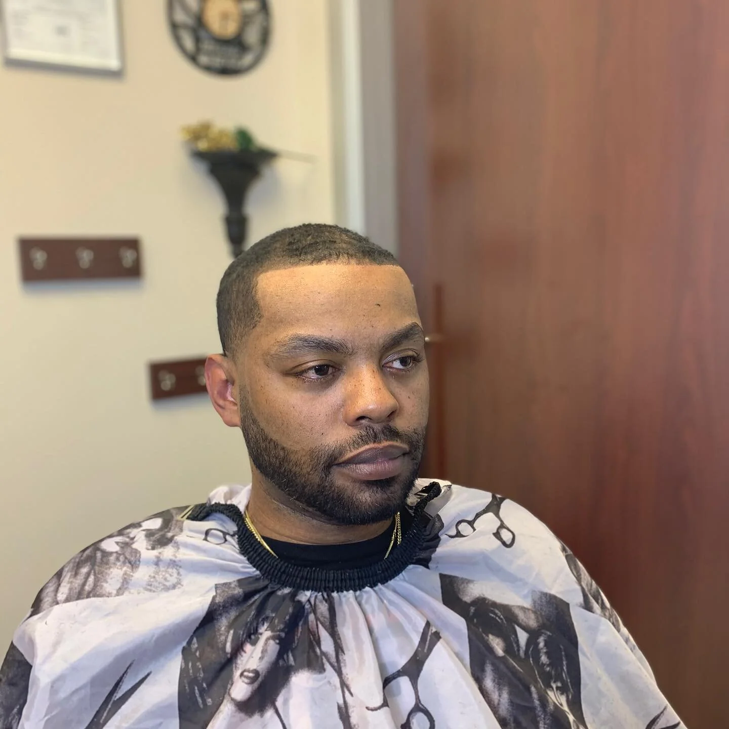 My man drove a hour to sit on the throne and get a cut. I had to hook him up. Sheeeesh! 💯💈 👌🏾🤙🏾💯#novabarber #dmvbarber #styshrp #herndonva, #ashburnva, #loudouncountyva #barber #mensgrooming #beardgang #dmvbarbers #masterbarber #passionforthec