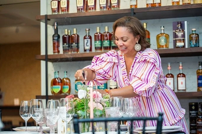 Two weeks ago, I had the best time teaching the art of creating the perfect tablescape for any event or dinner party! 🌸✨ The invitation-only @yelpdc event at @urbangrape was such a joy&mdash;an amazing group, thoughtful questions, and so much creati