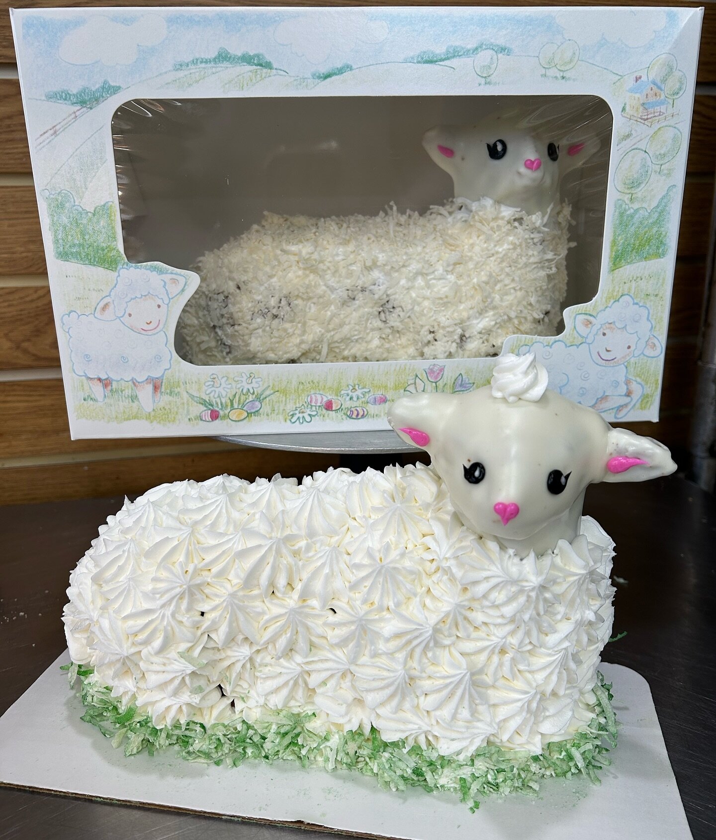 Baby lambs just born at Tildas! Lambs with coconut or buttercream in store now! 

#lambcake #easter #bakery #nybakery #lamb #tildasbakeshop