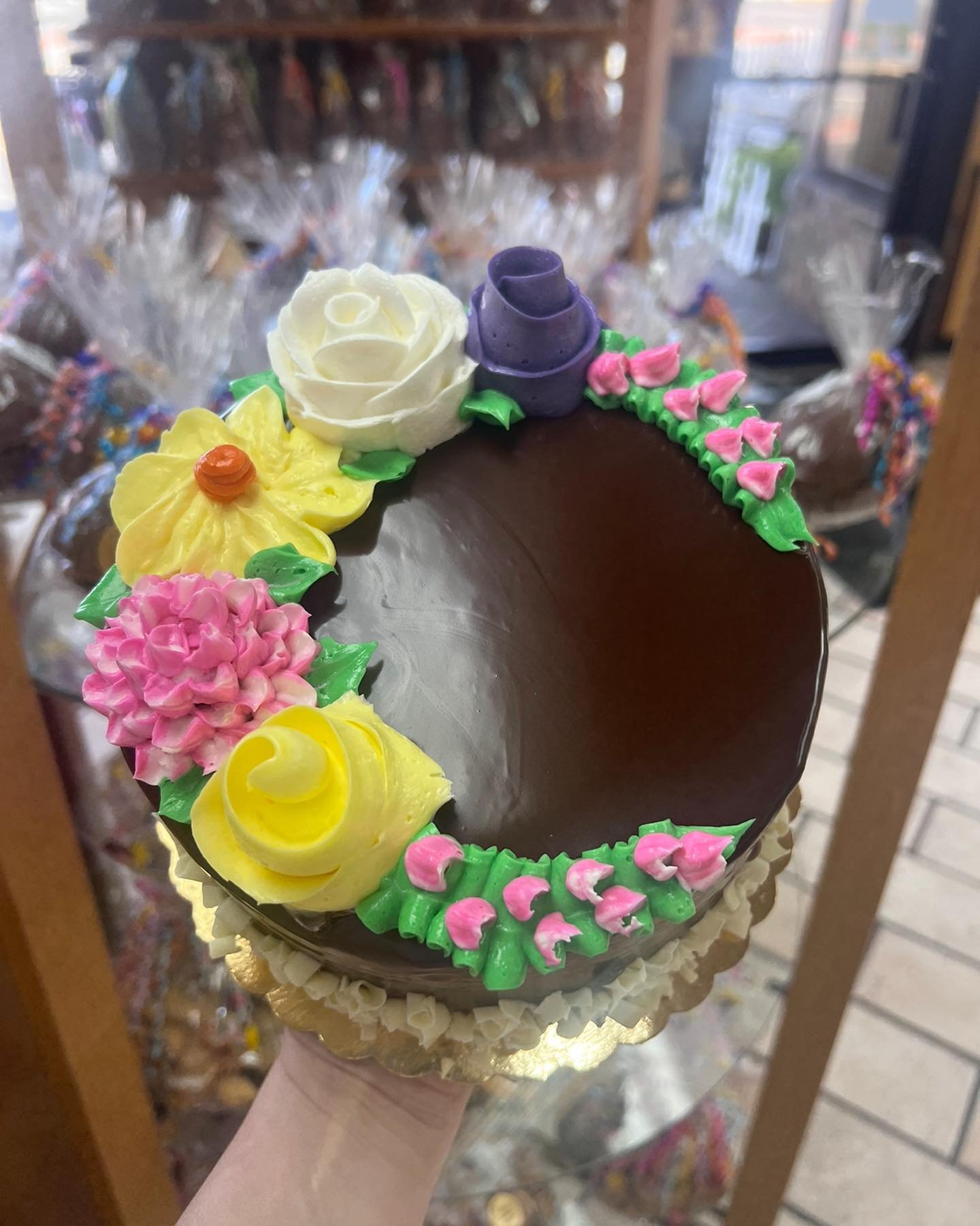 April showers bring May flowers 🌼☔️ But our flower cakes are already in full bloom! 🌹💐
-
-
#buttercreamflowers #ganache #bakery #longisland