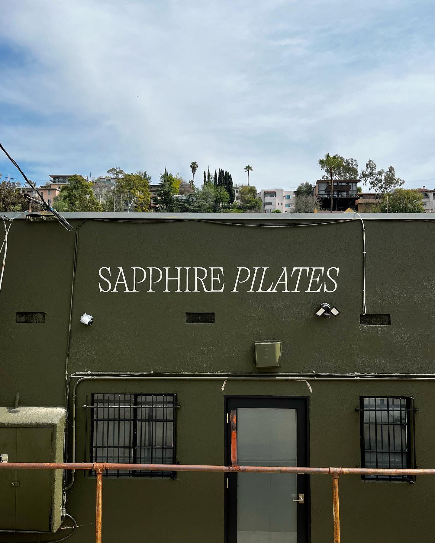 I don&rsquo;t see how a job could be any more idyllic. I hope everyone has the opportunity to check out @sapphirepilates in silverlake. @justinemalick is the absolute best and I&rsquo;ve loved all the work we&rsquo;ve done together. We did a work tra