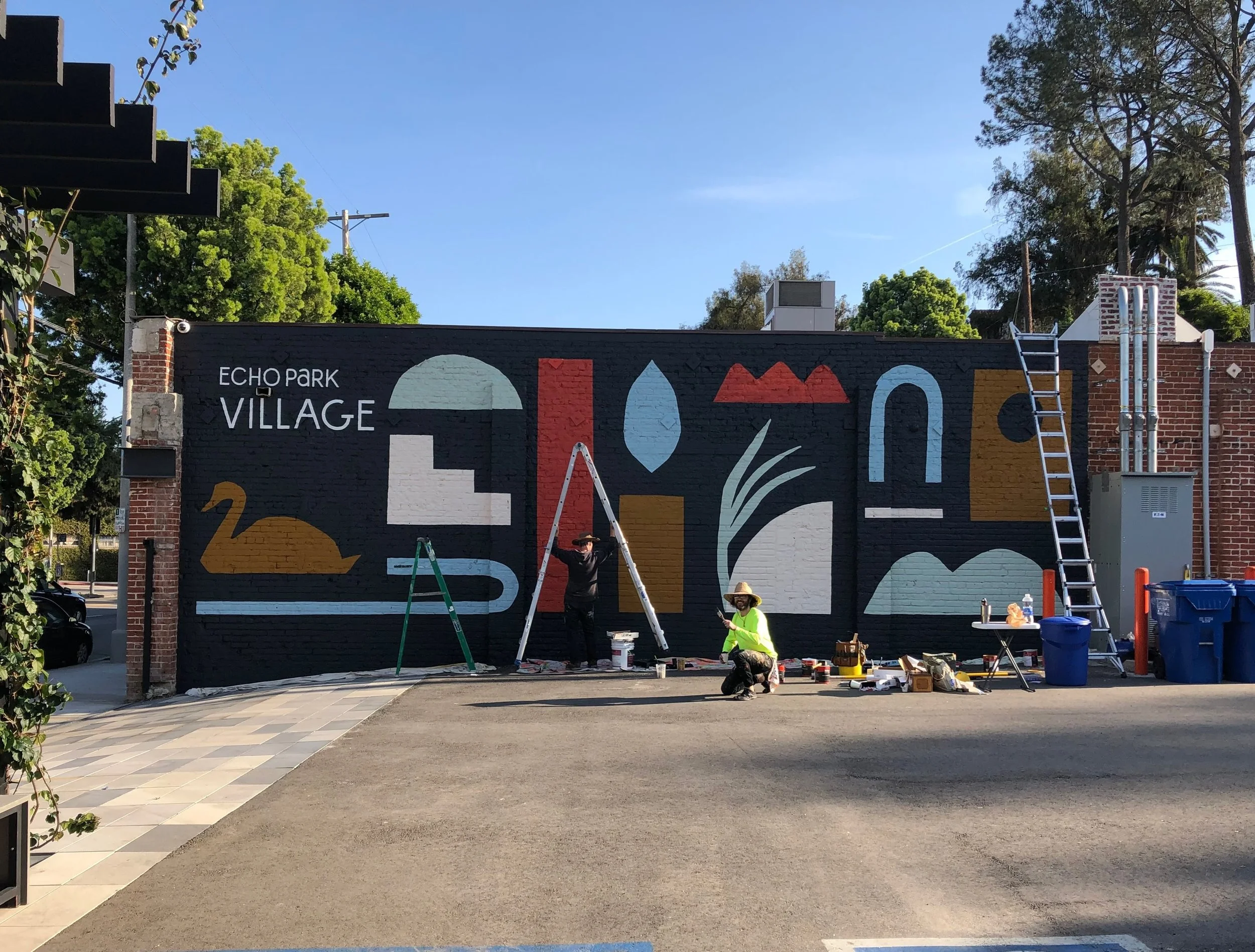 We were painting a mural on a beautiful SoCal day&hellip;

Despite it being on one of the toughest surfaces possible, brick, it was going smoothly. 

The sky turned from clear and bright blue to dark grey and suddenly pouring rain. I&rsquo;ve since f