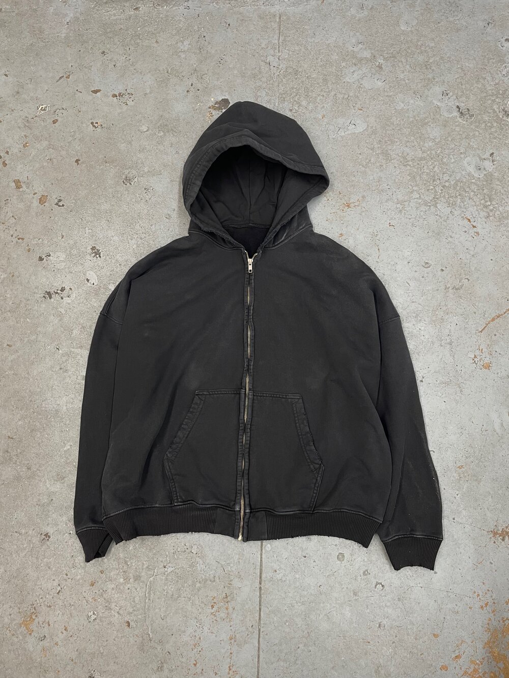 OVERSIZE ZIP-UP HOODIE AGED BLACK — MOOJIMOOJI