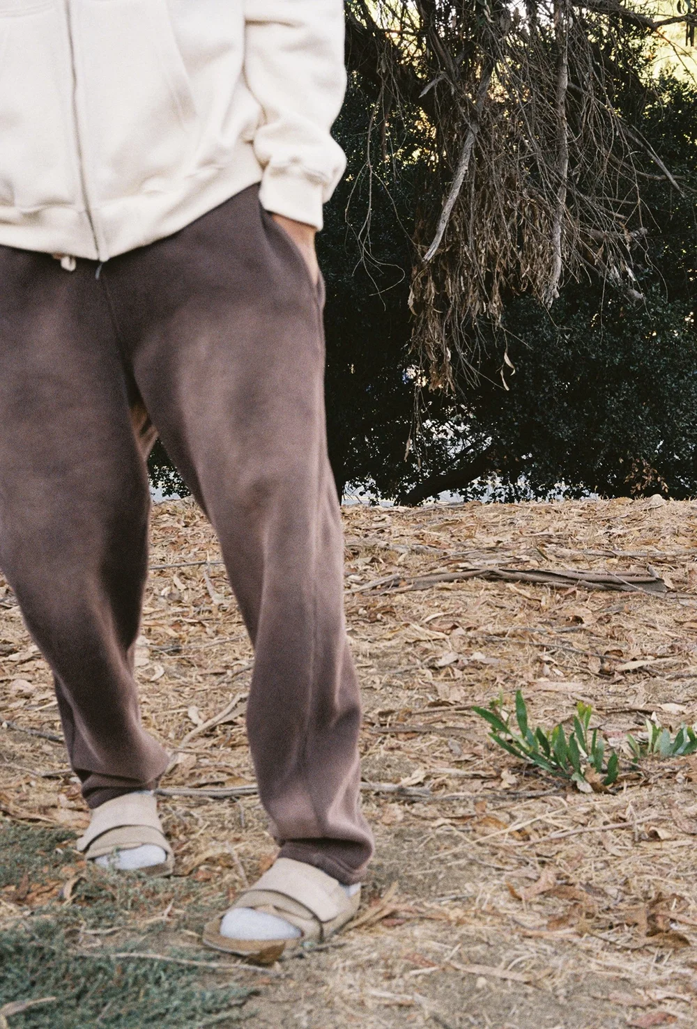 MOOJI SWEATS 02 / AGED DARK BROWN — MOOJIMOOJI