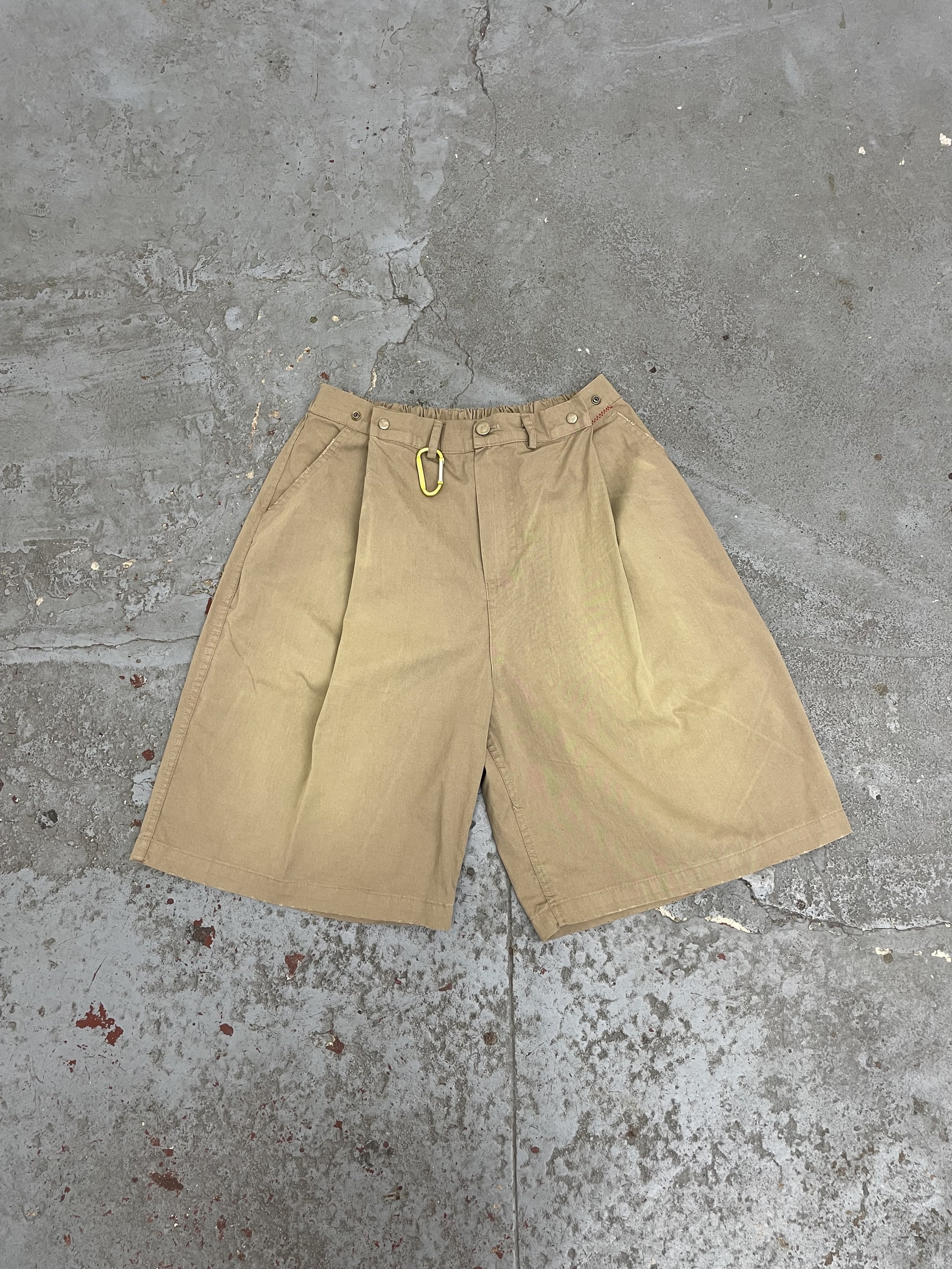SNAP BALLOON SHORTS AGED SAND KHAKI