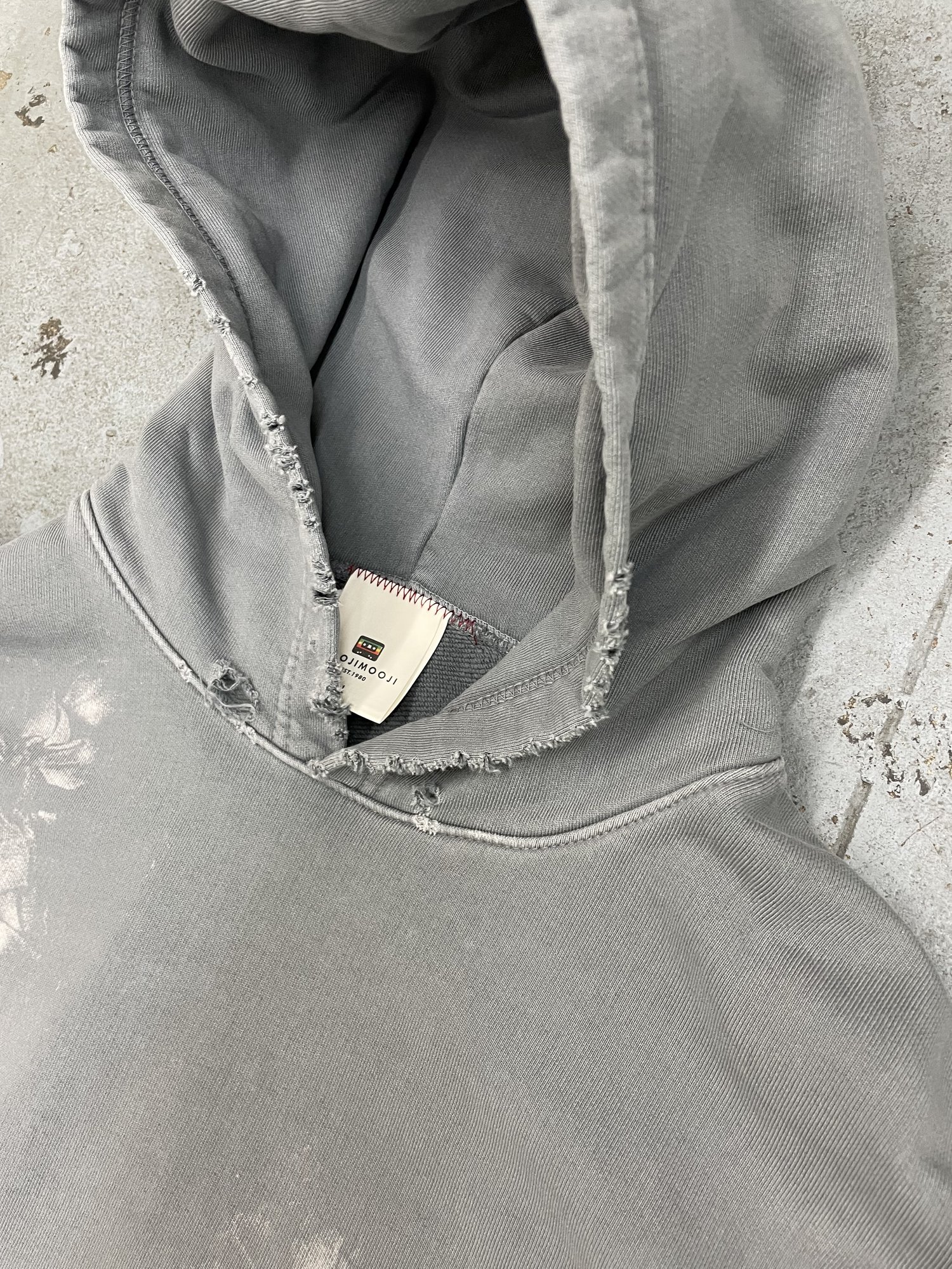 OVERSIZE ELASTIC CROPPED HOODIE AGED GREY — MOOJIMOOJI