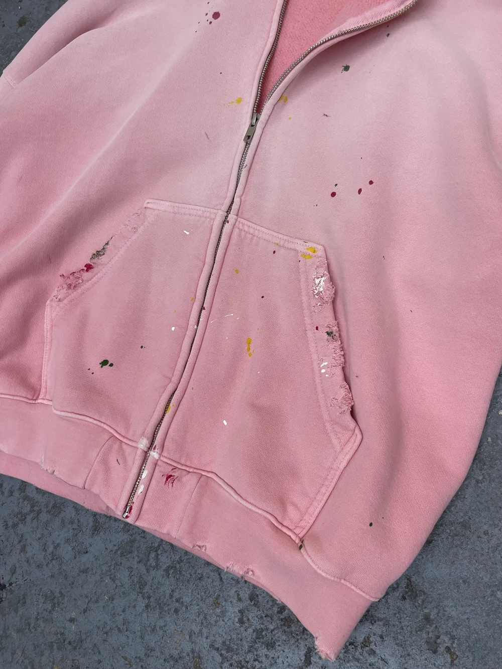 moppyです。 OVERSIZE CROP ZIP UP HOODIE AGED NEW PINK — MOOJIMOOJI
