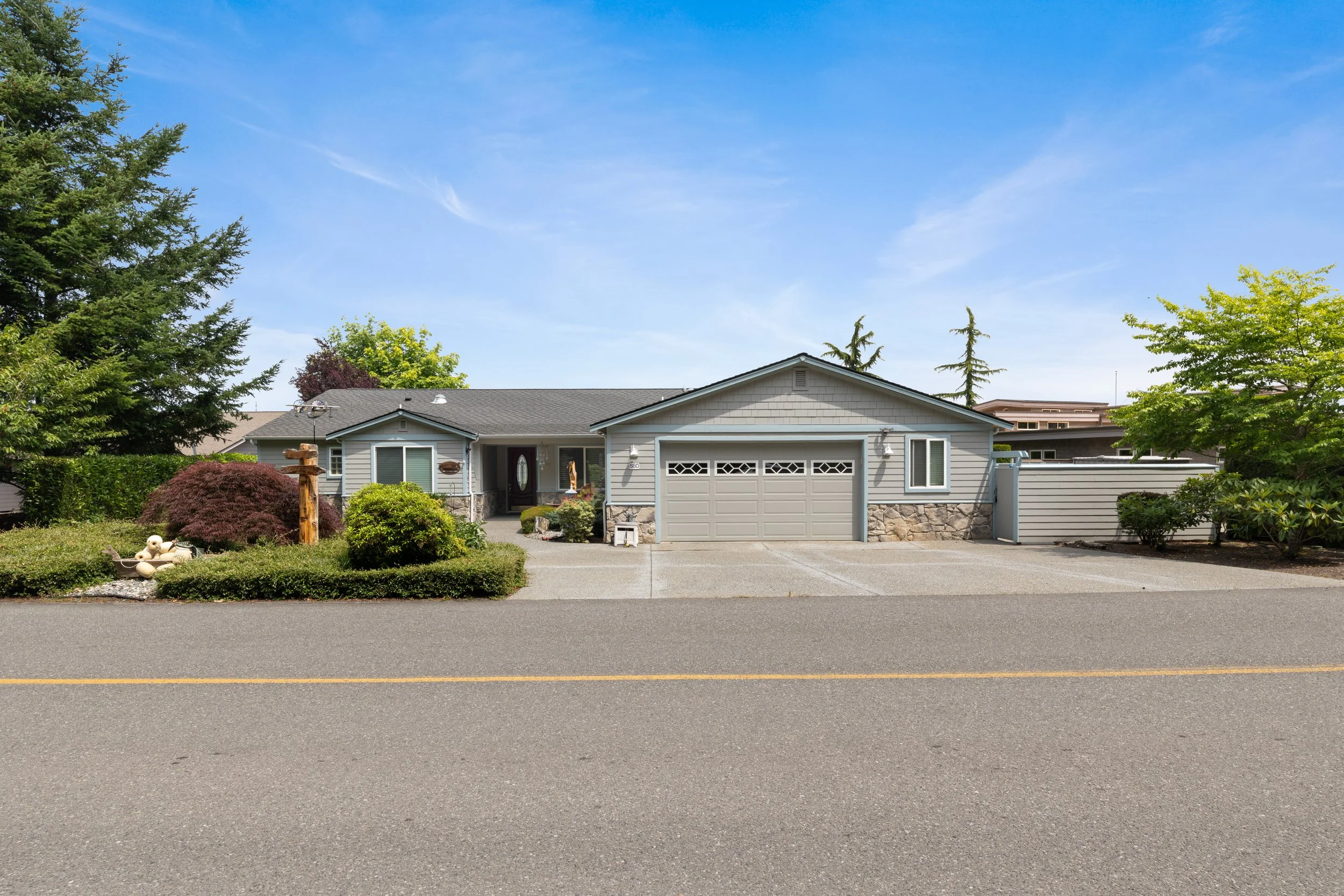 880 Shoshone Dr.jpg