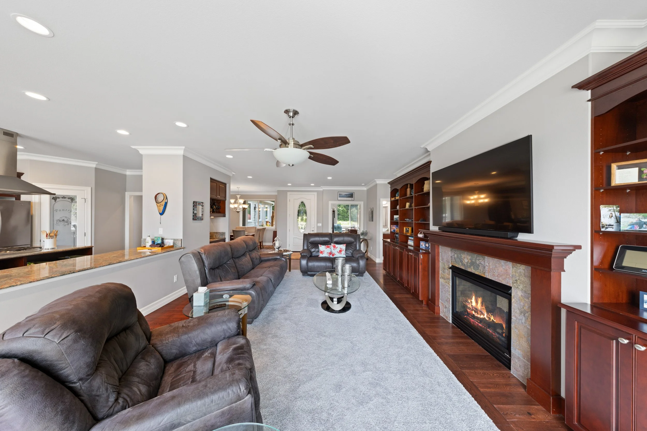 880 Shoshone Dr-19.jpg