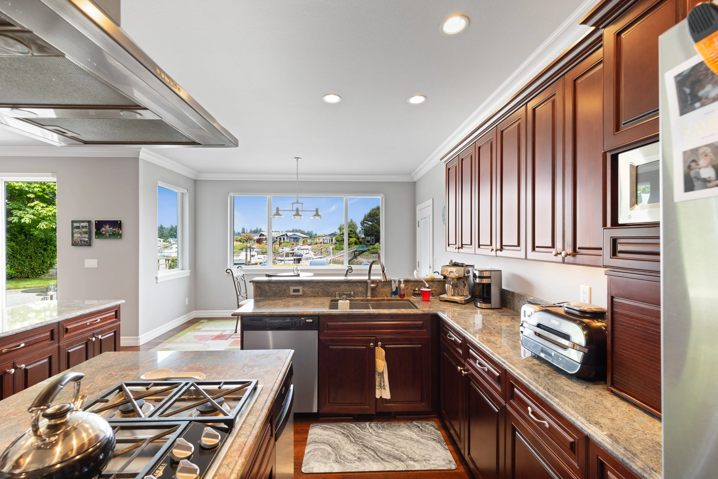 880 Shoshone Dr-25.jpg