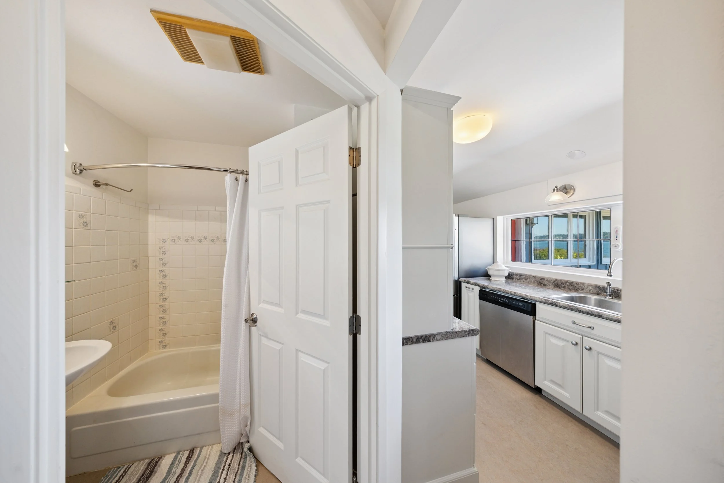 4448 South Shore Dr-28.jpg