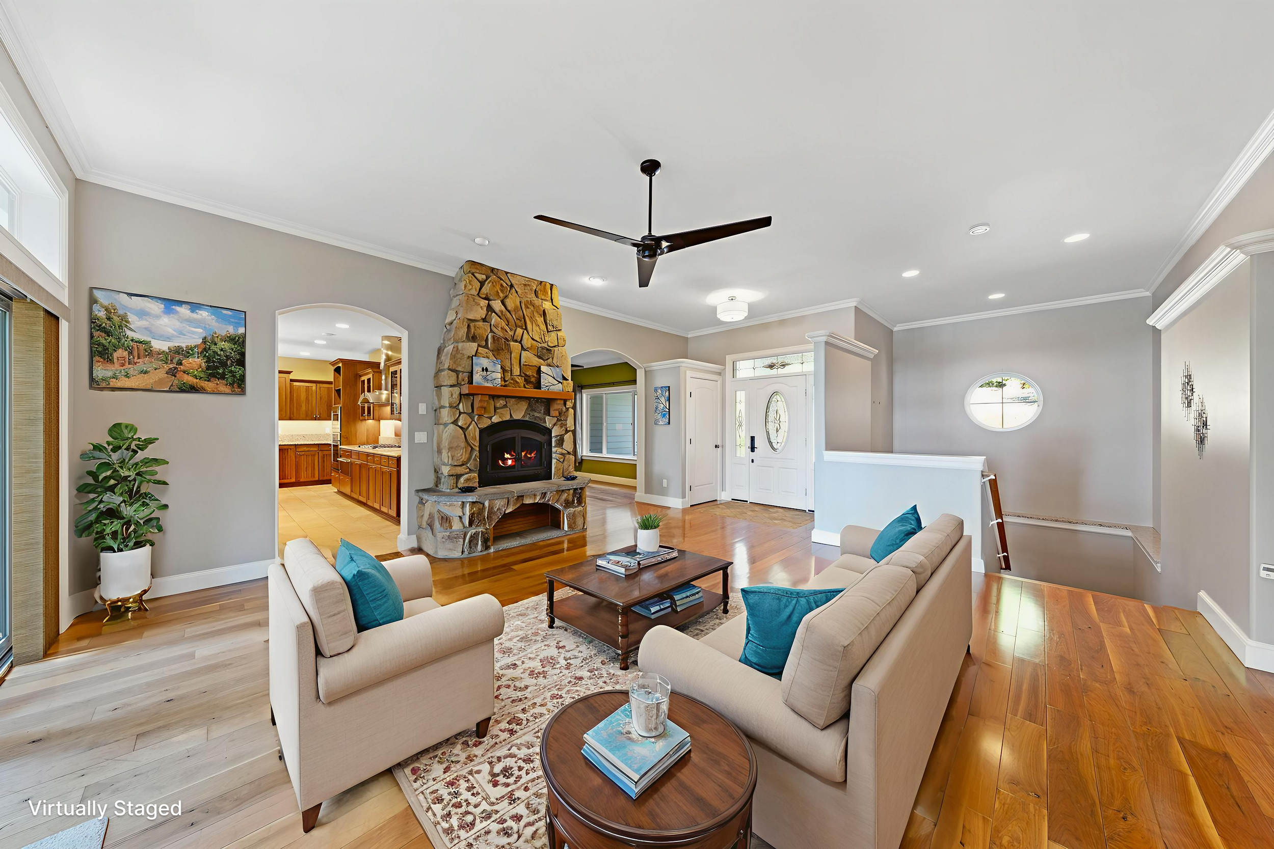 6608-Ivy-St-15 - Living Room - Standard - 5.jpg