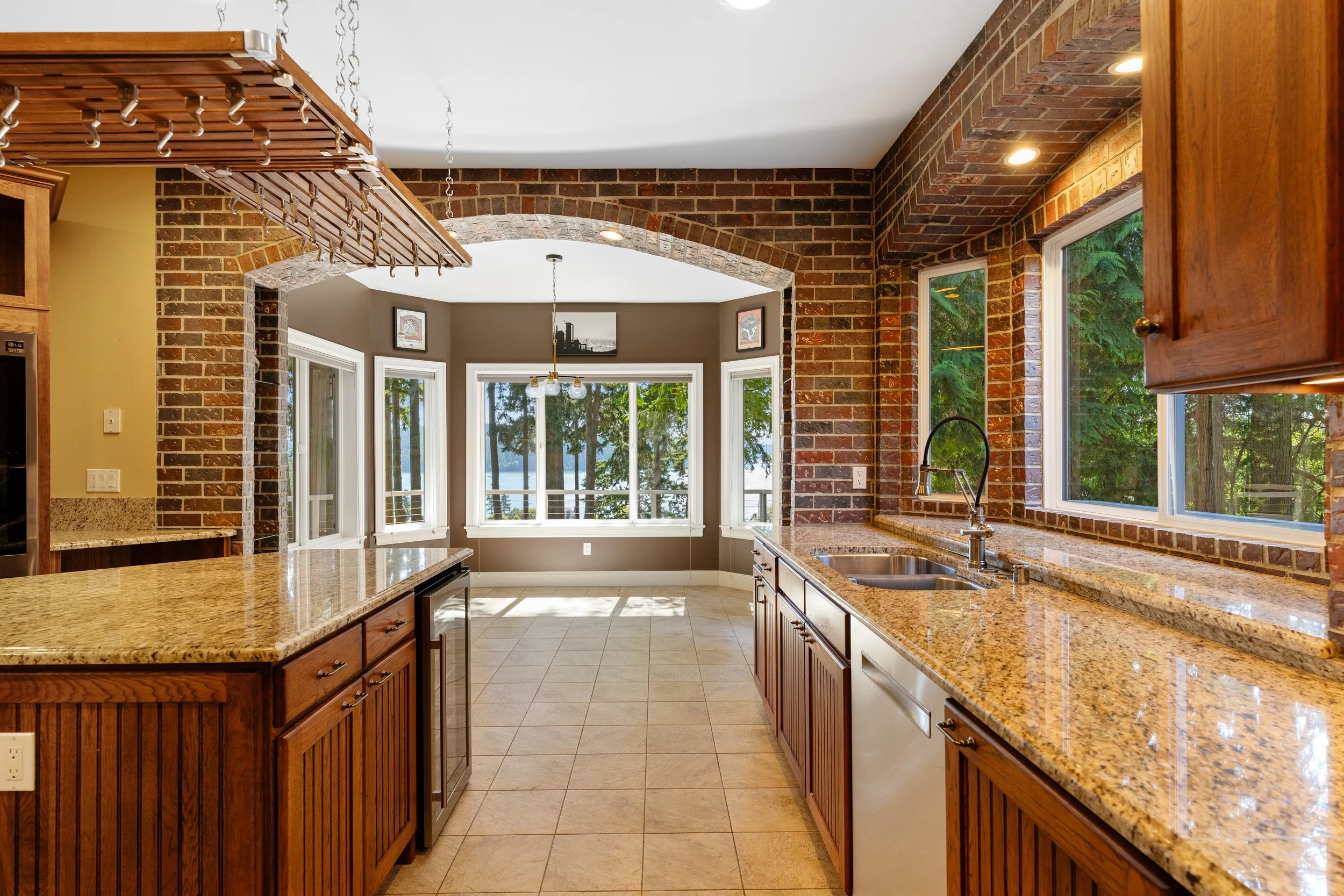 6608 Ivy St-7.jpg