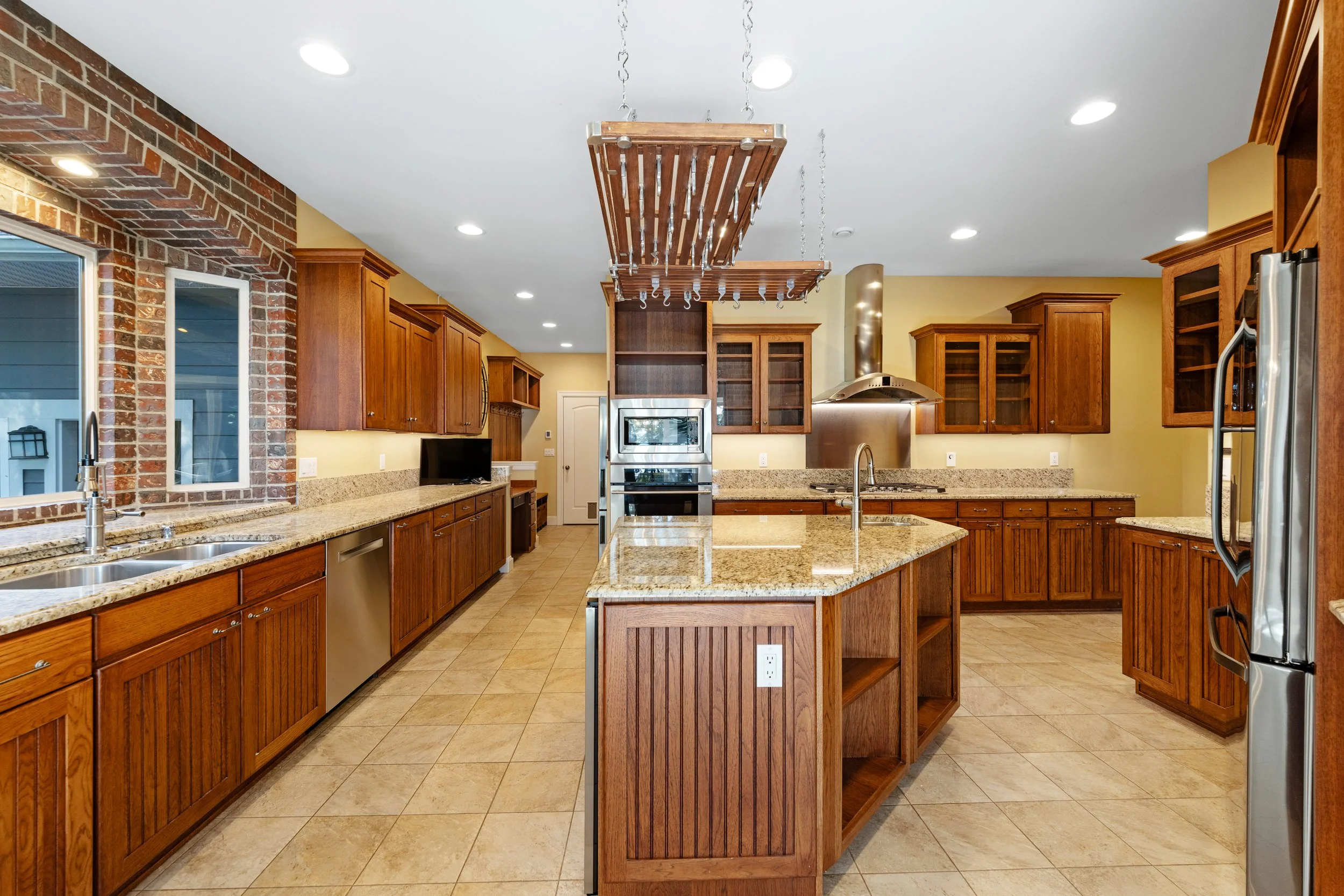 6608 Ivy St-12.jpg