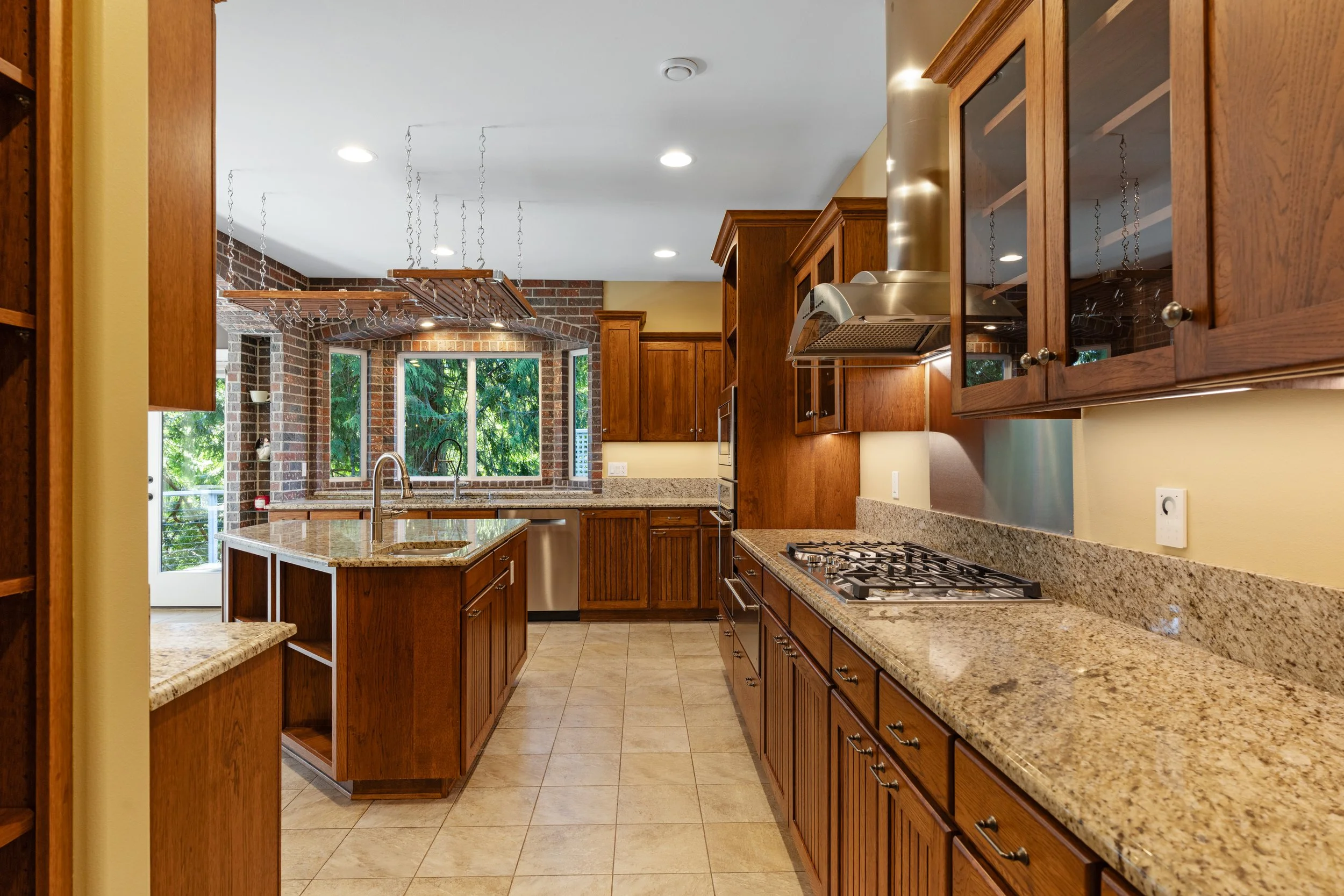 6608 Ivy St-13.jpg