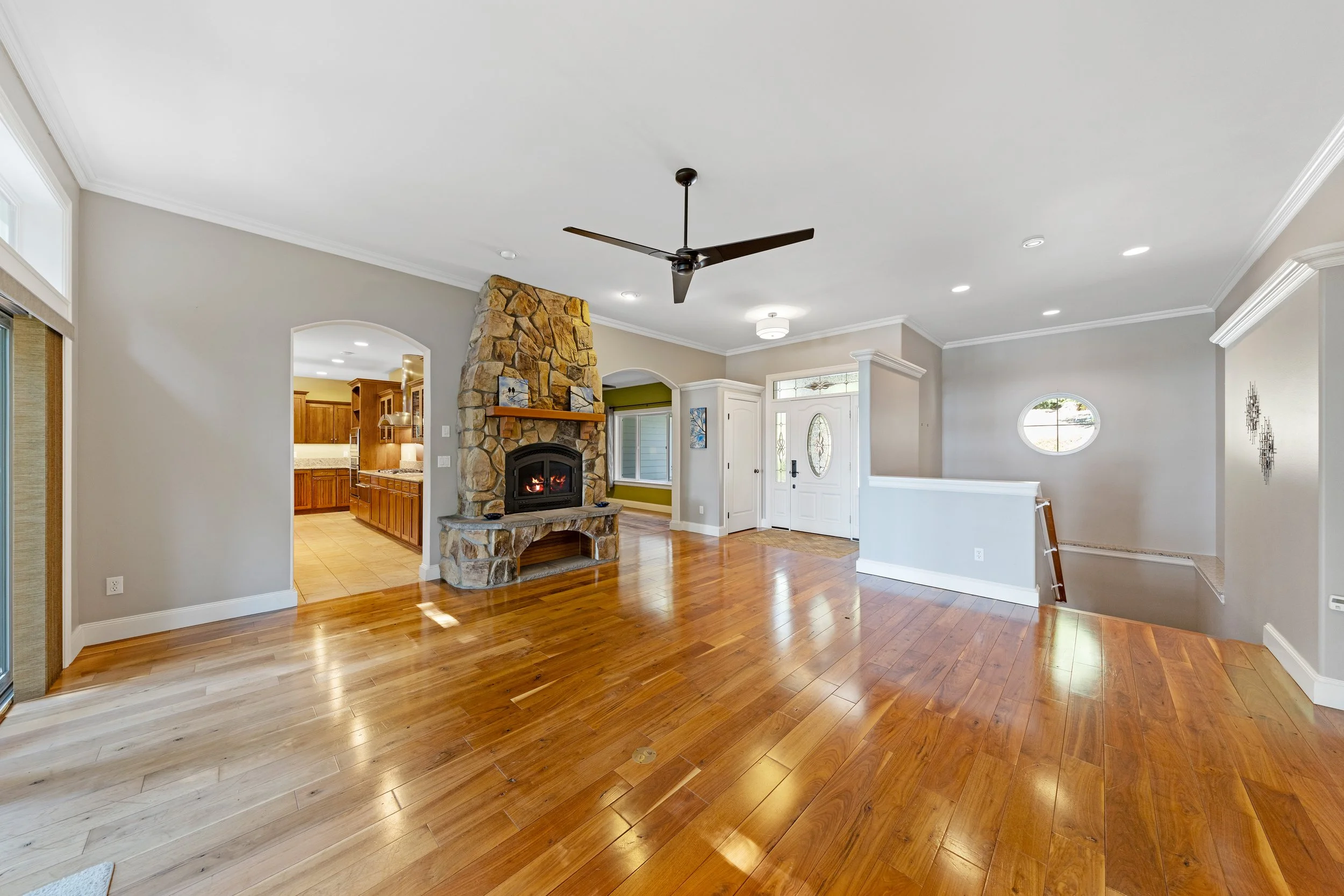 6608 Ivy St-15.jpg