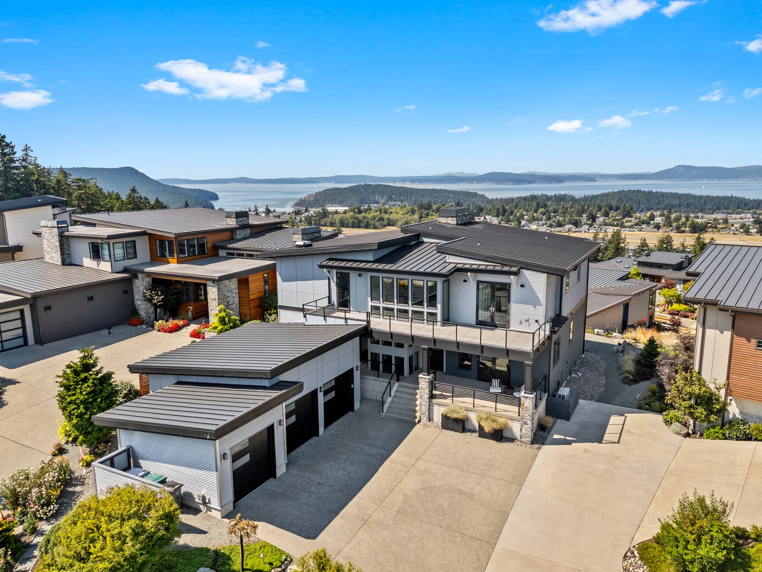 3943 Rockridge Parkway-2.jpg