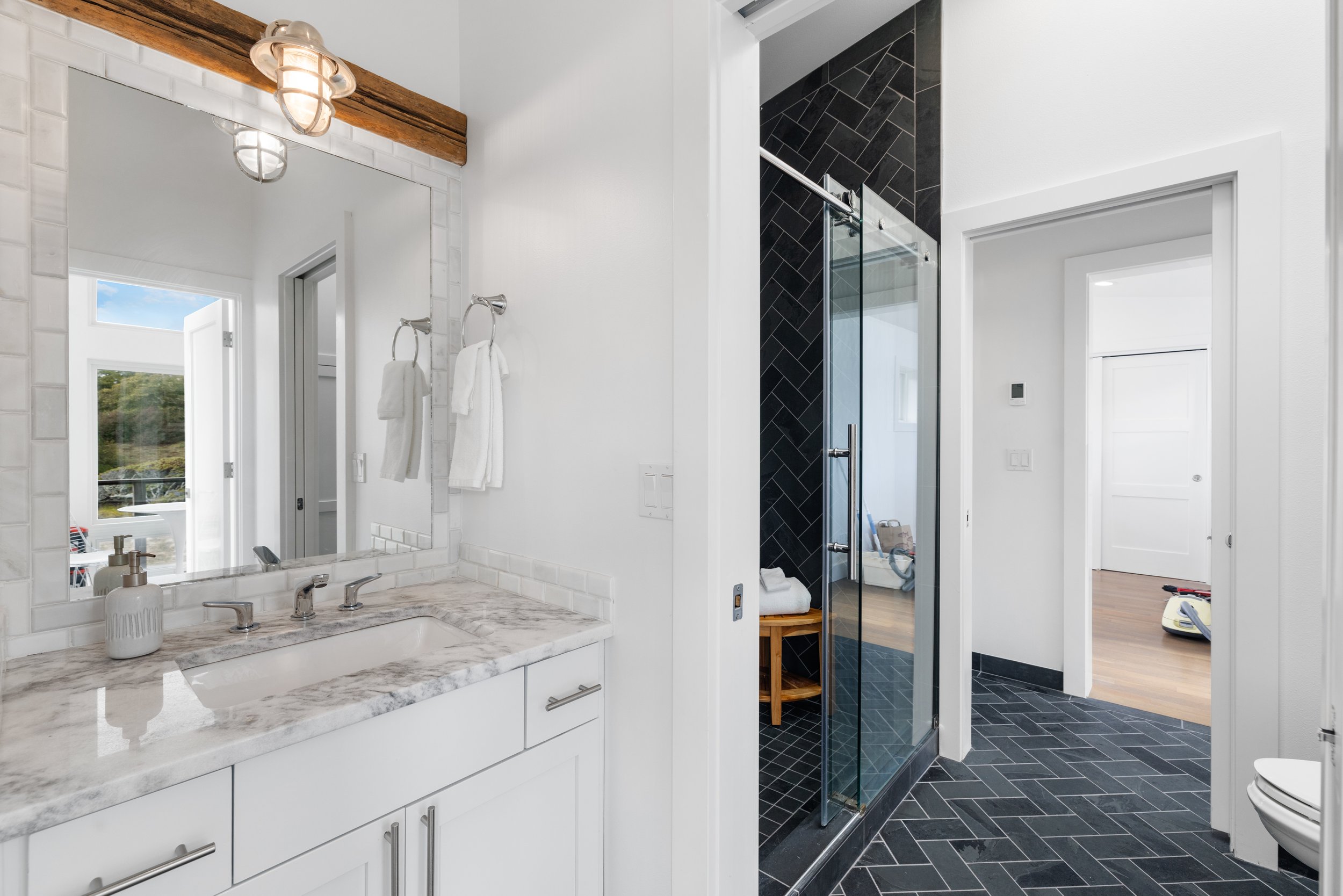 4749 Surfcrest Drive-4.jpg