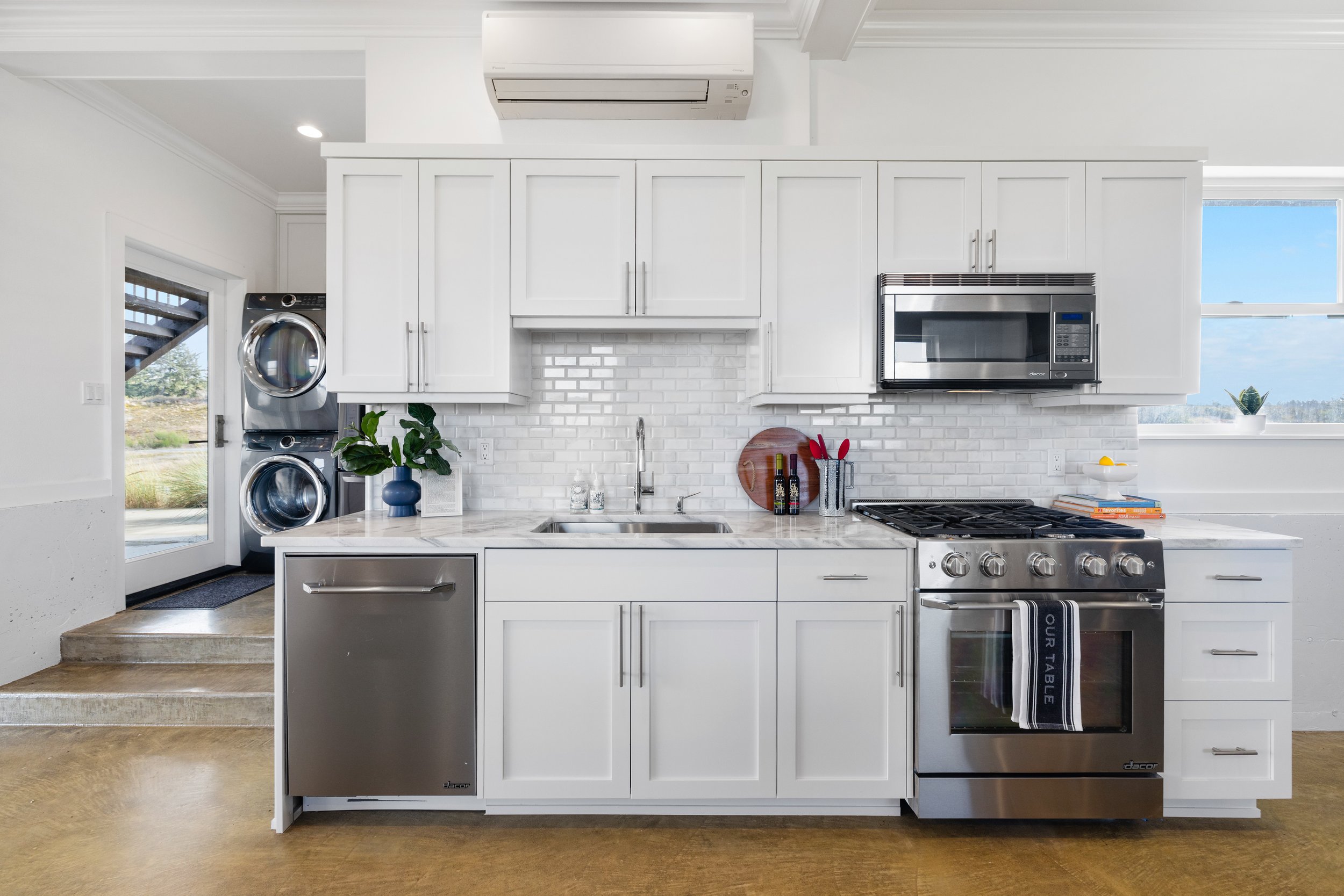 4749 Surfcrest Drive-27.jpg