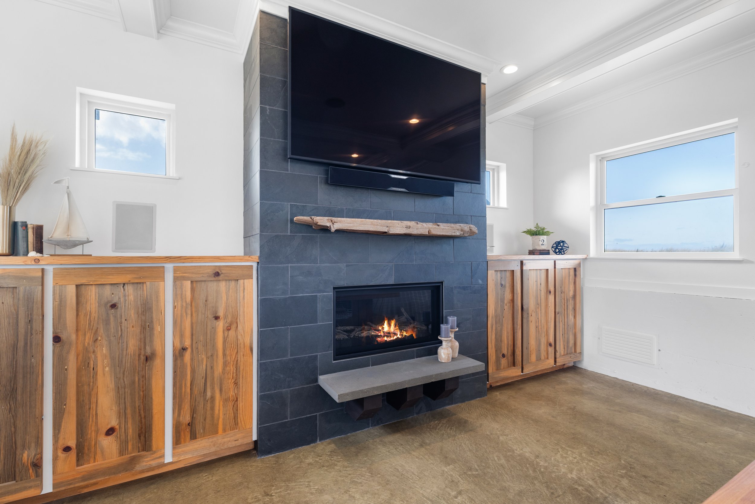 4749 Surfcrest Drive-29.jpg