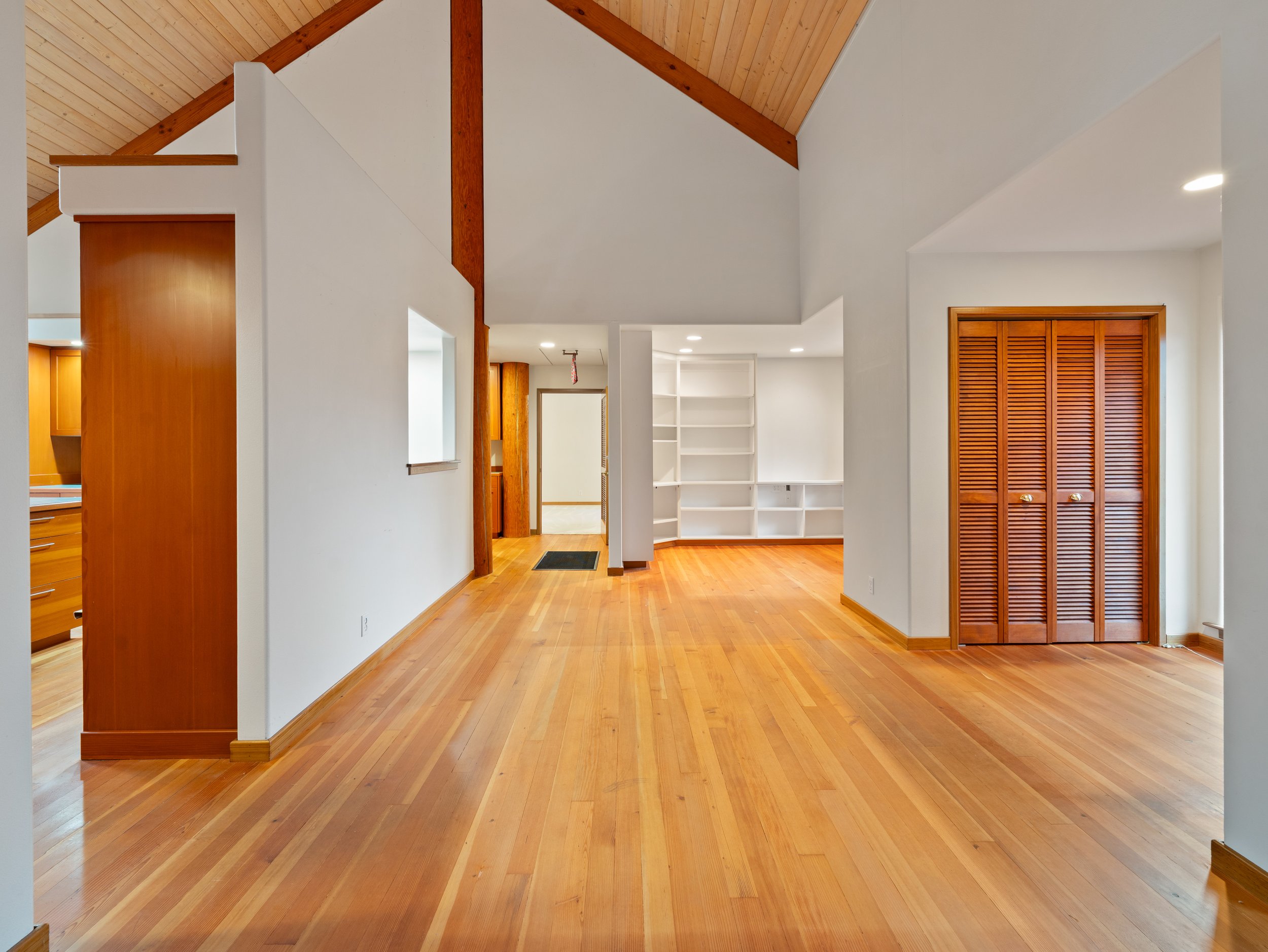 2204 41st St-24.jpg