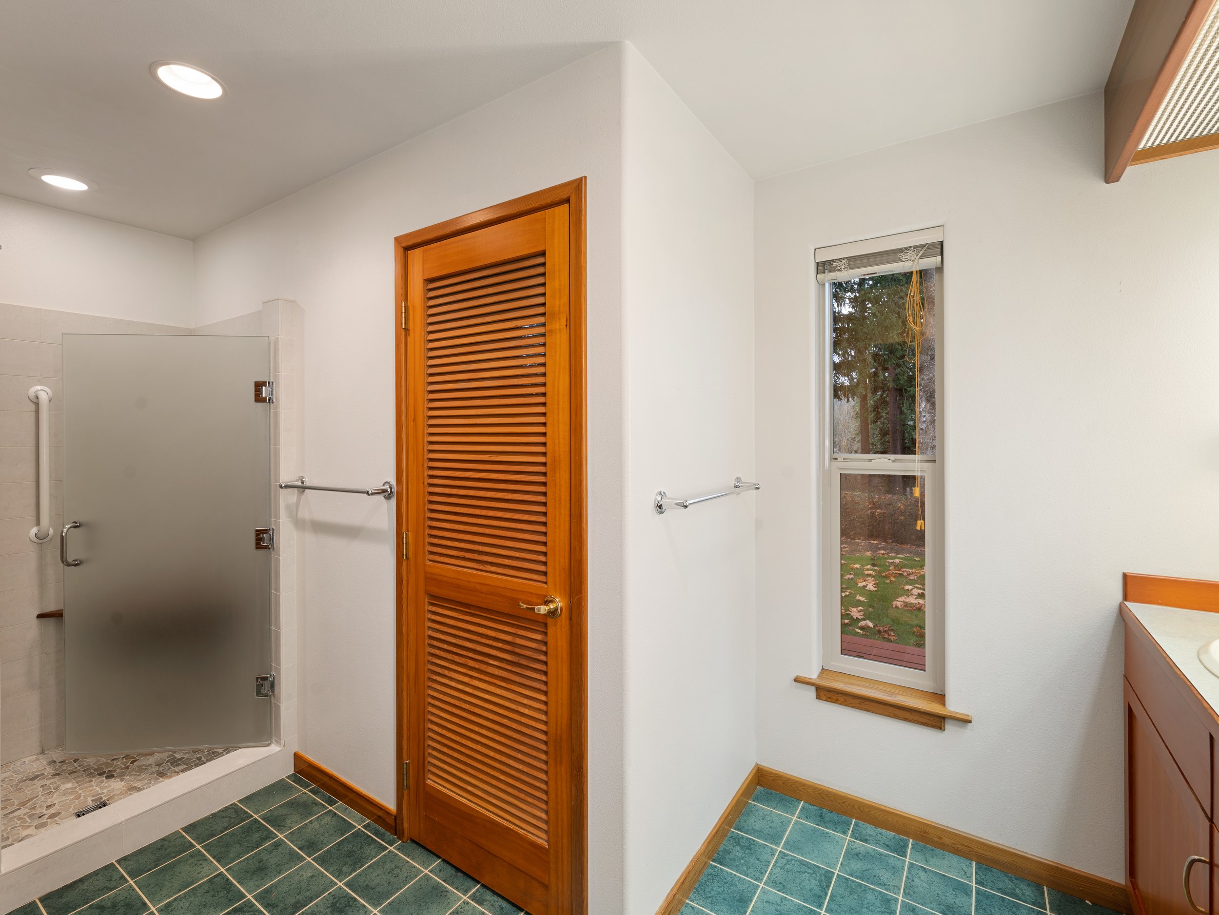 2204 41st St-40.jpg
