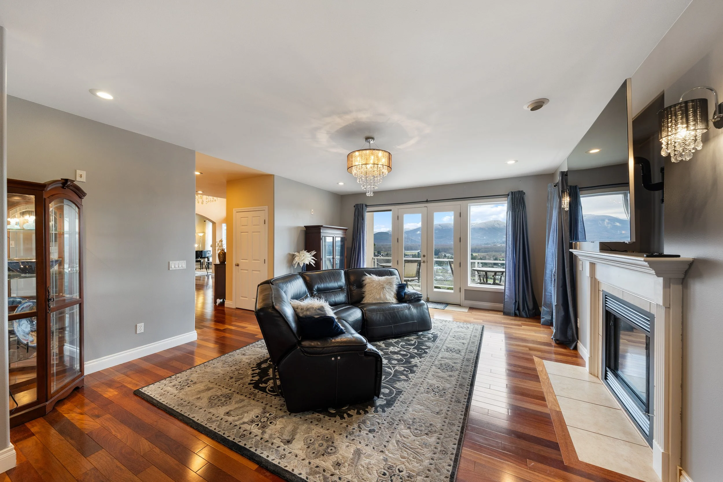 865 Burlington Heights Dr-25.jpg