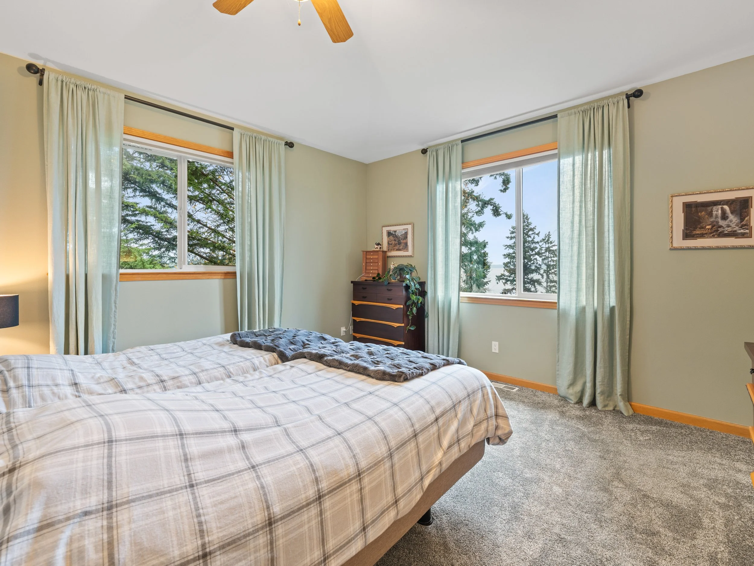 1351 Crestview Dr-30.jpg