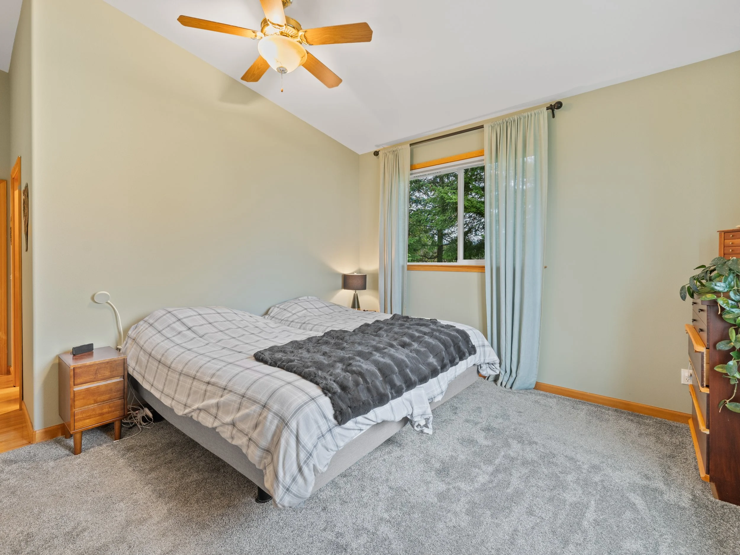 1351 Crestview Dr-31.jpg