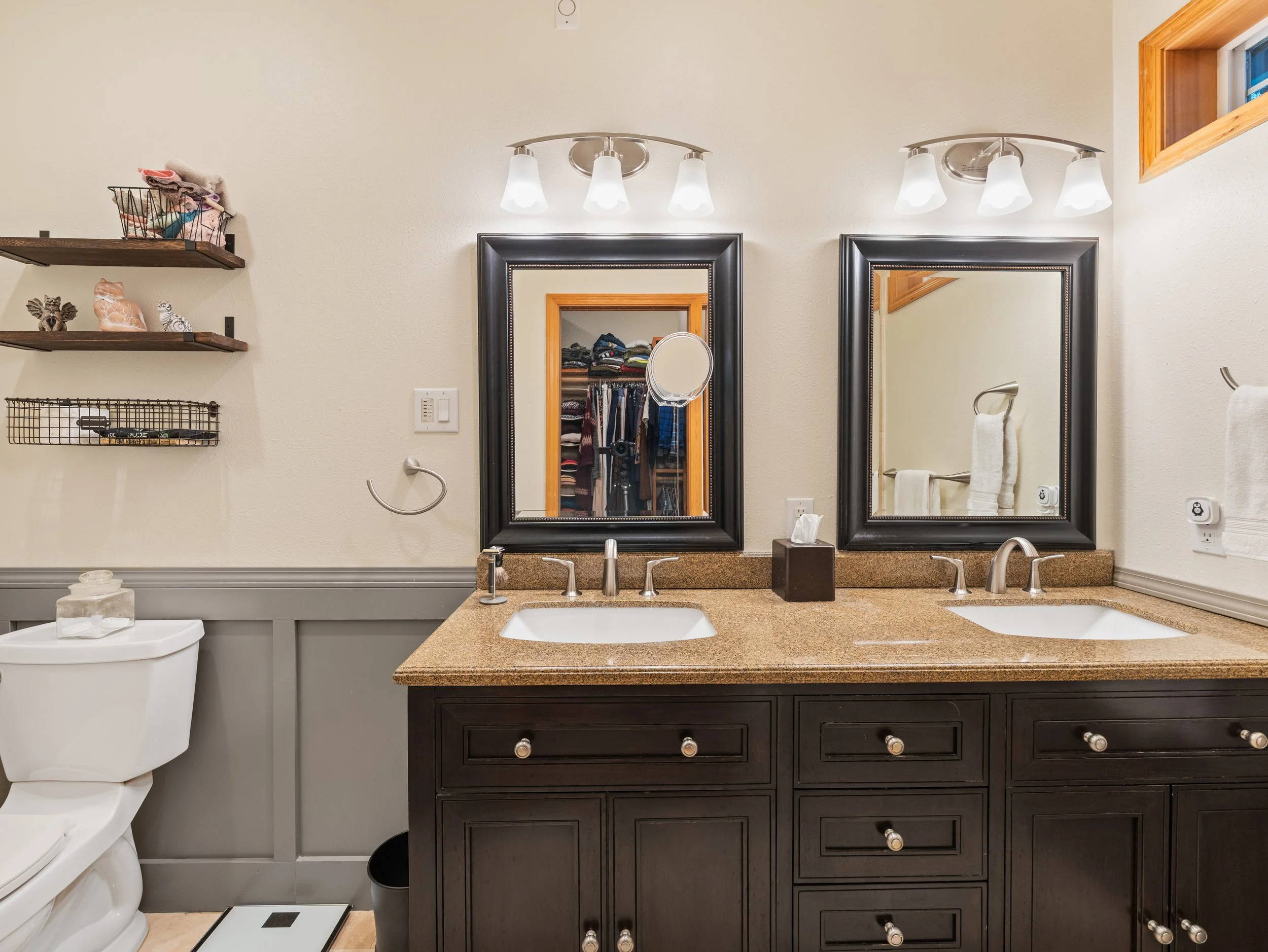 1351 Crestview Dr-37.jpg